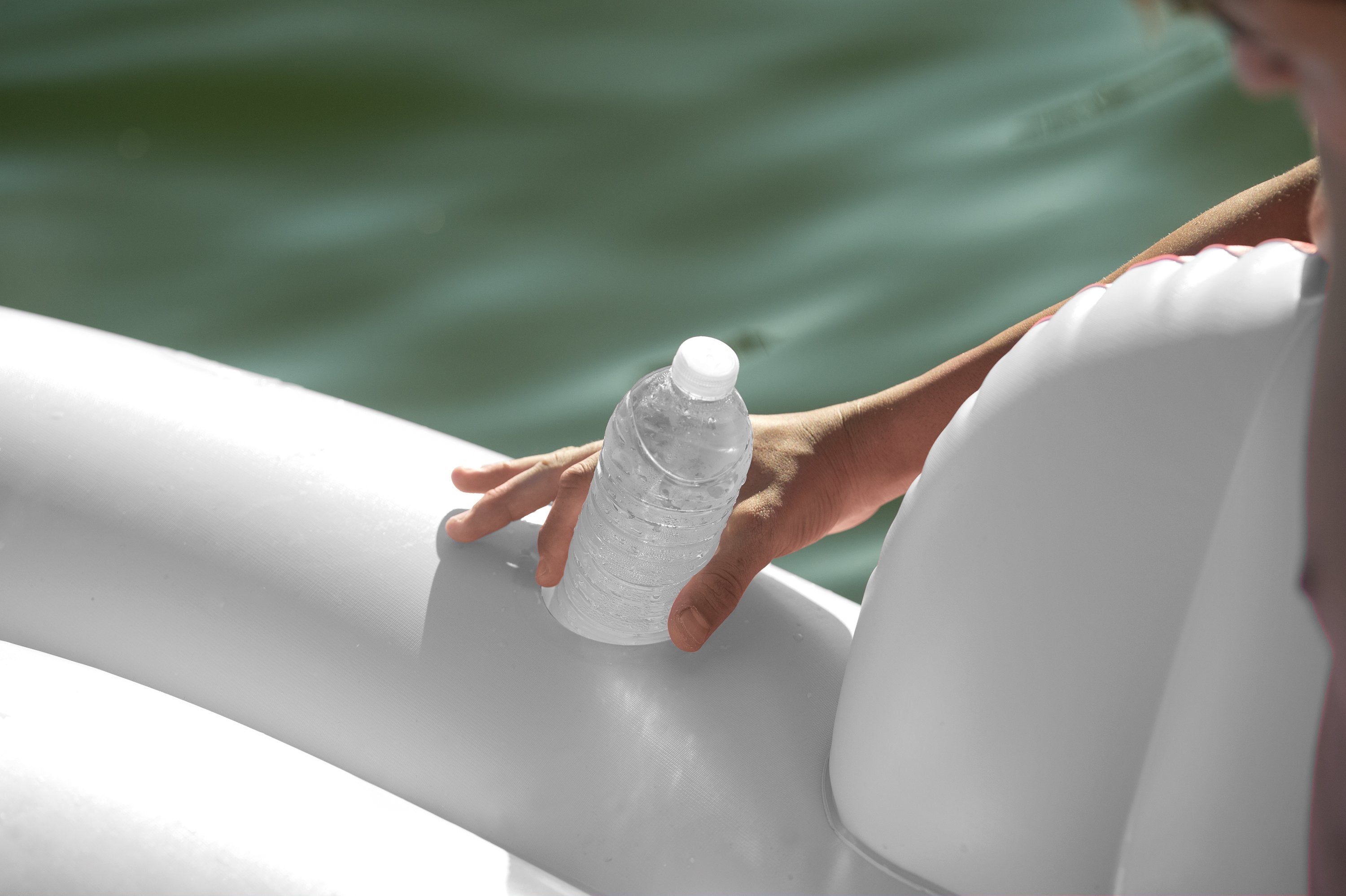 Intex Marina Breeze Island Raft w/ Built-In Cooler & 12 Volt Electric Air Pump - VMInnovations