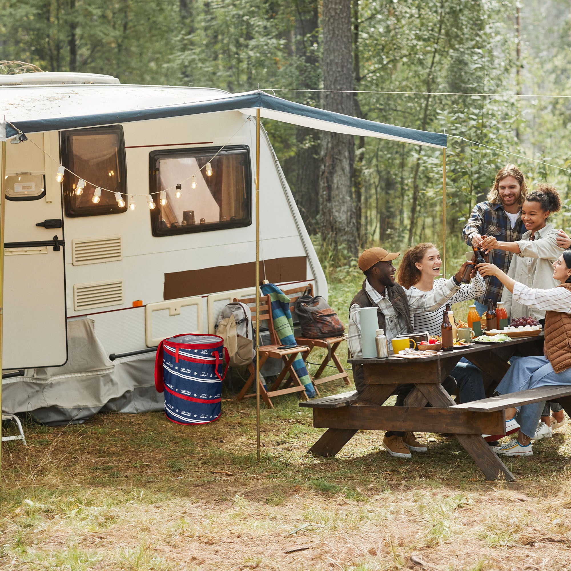 Camco Campsite Pop Up Utility Container with Liner and Zipper Close, Patriotic - VMInnovations