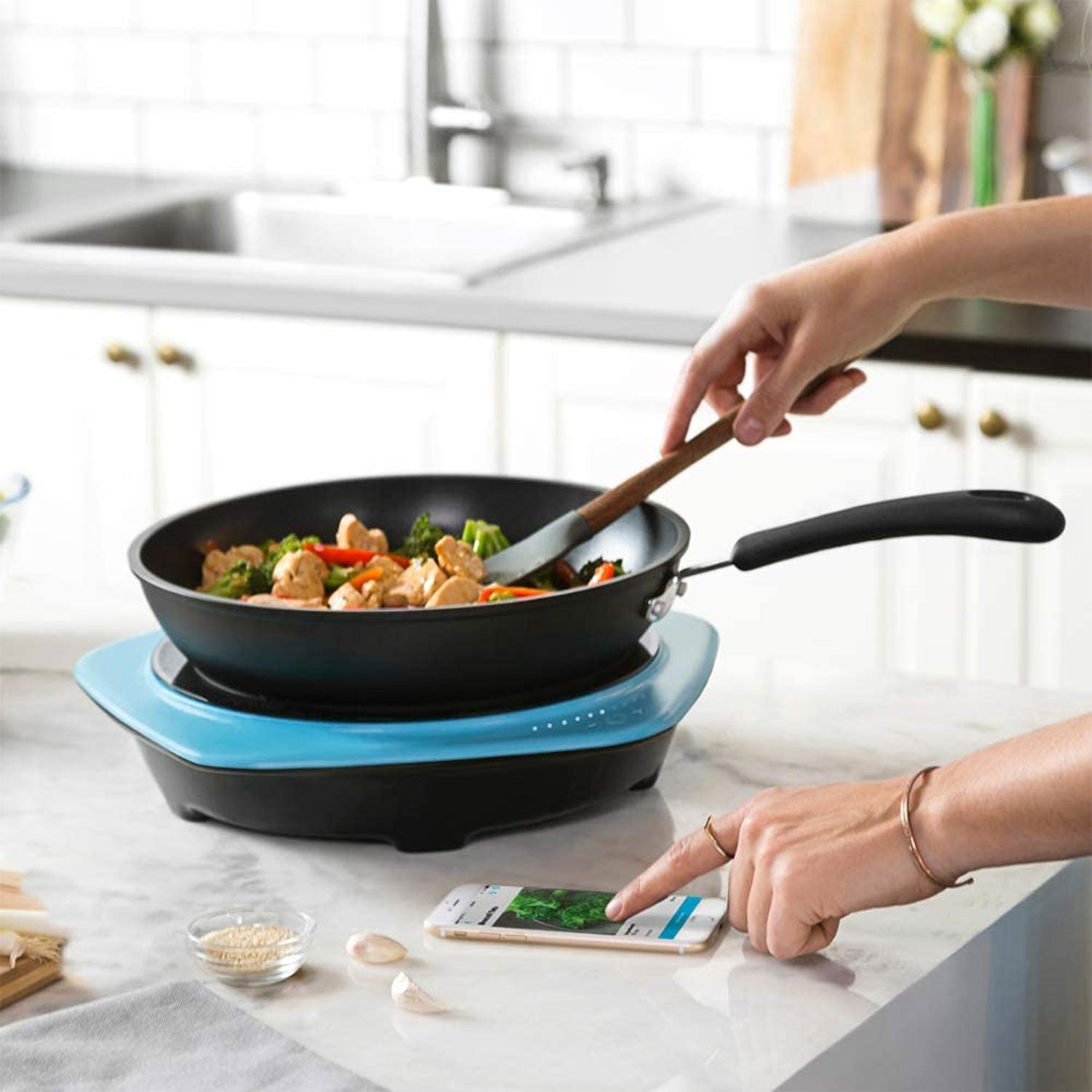 Tasty Cuisinart Efficient One Top Smart Induction Cooktop w/ Thermometer, Blue