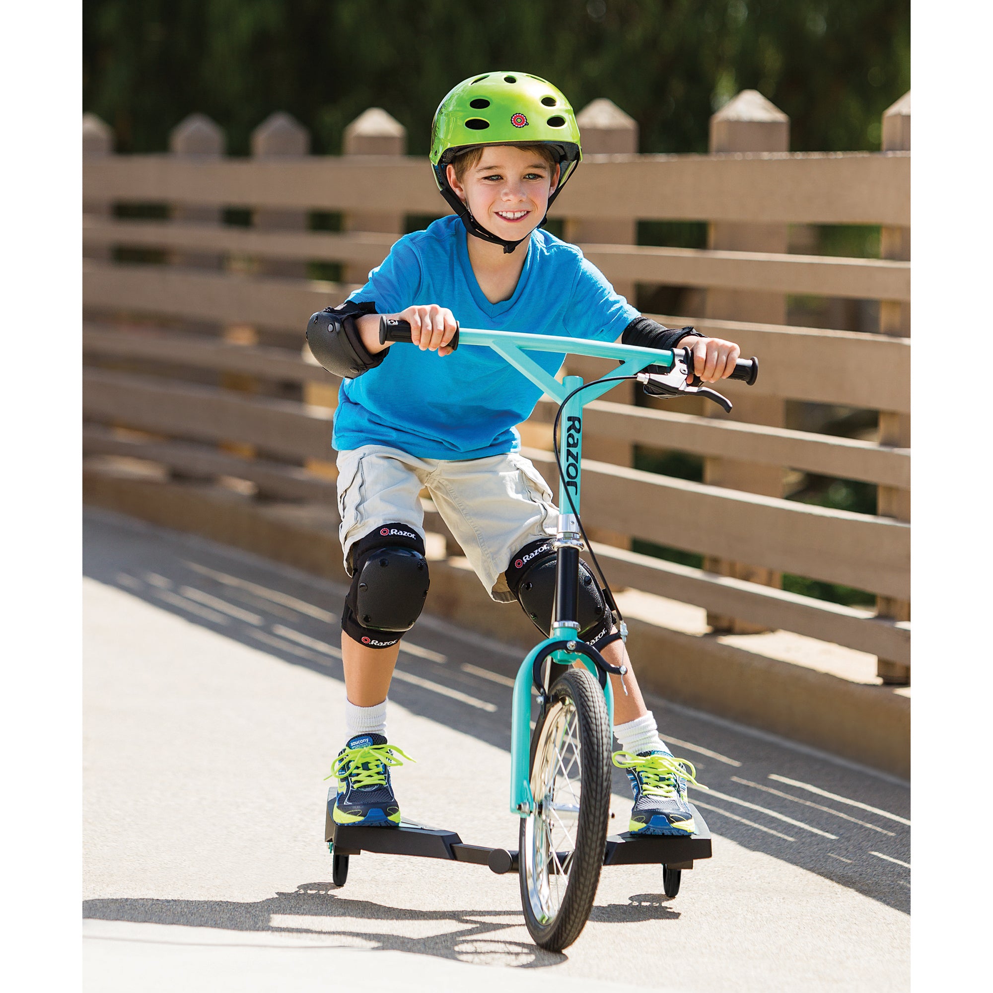 Razor DeltaWing Scooter 3-Wheel Motion Drop Handlebar, Teal & Black (Open Box)