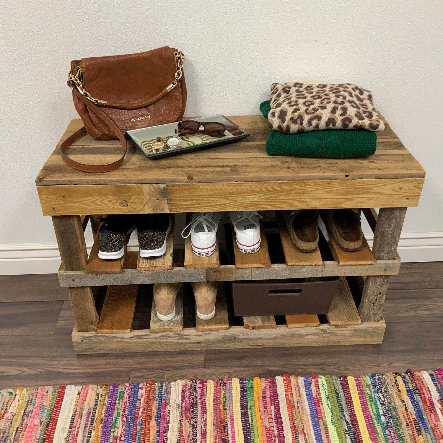 del Hutson Designs 39 Inch Rustic Chic Solid Barnwood Styled Shoe Rack, Natural