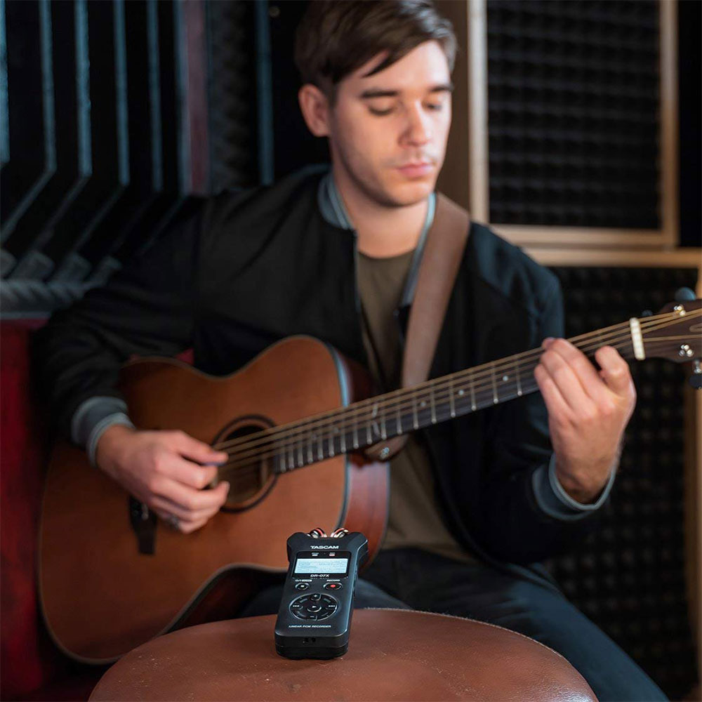 Tascam Stereo Digital Audio Recorder + Memory Card + Home & Studio Headphones - VMInnovations