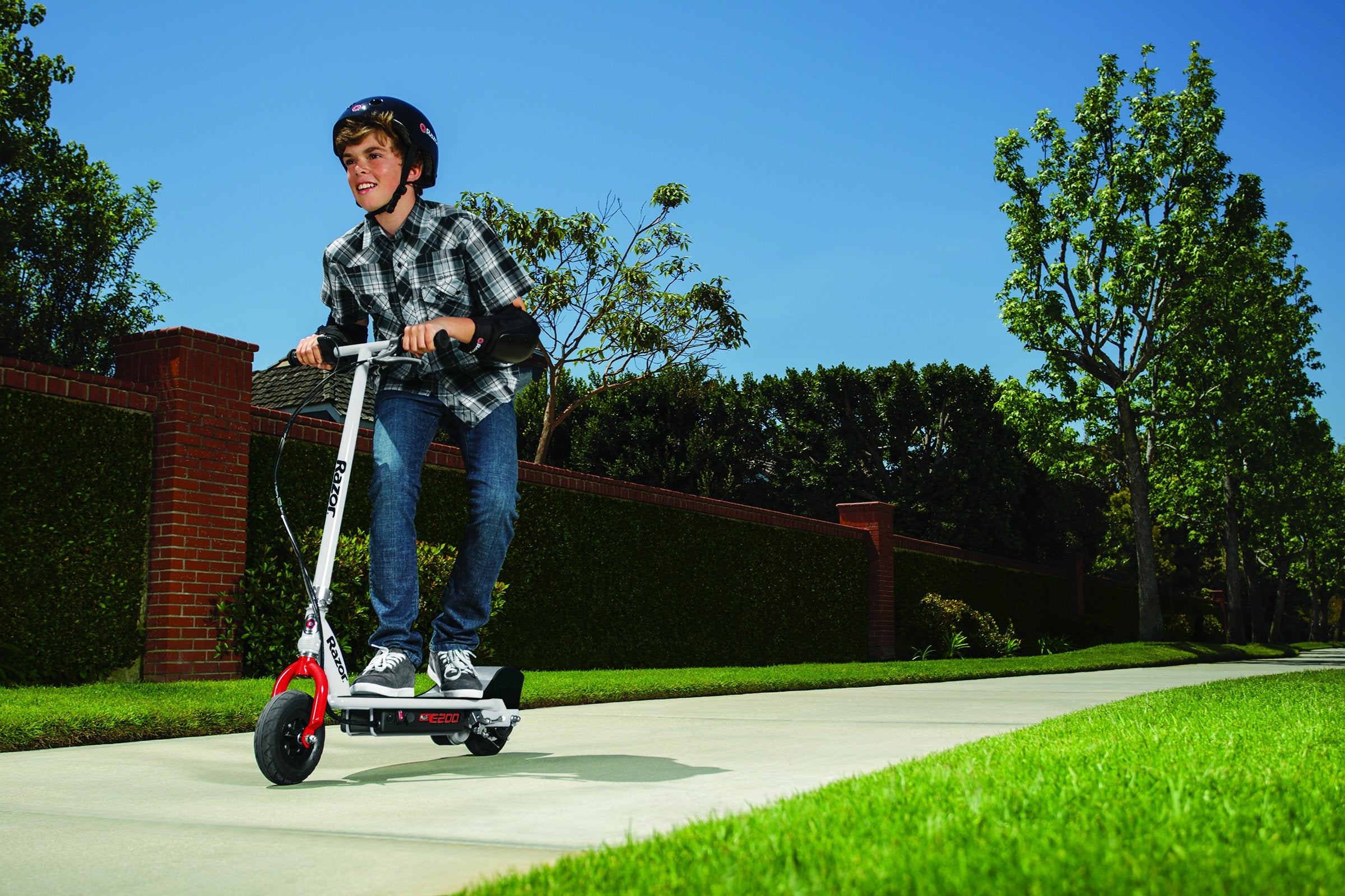 Razor Electric Scooter for Teens, Adults, 8” Pneumatic Tires (Open Box) - VMInnovations