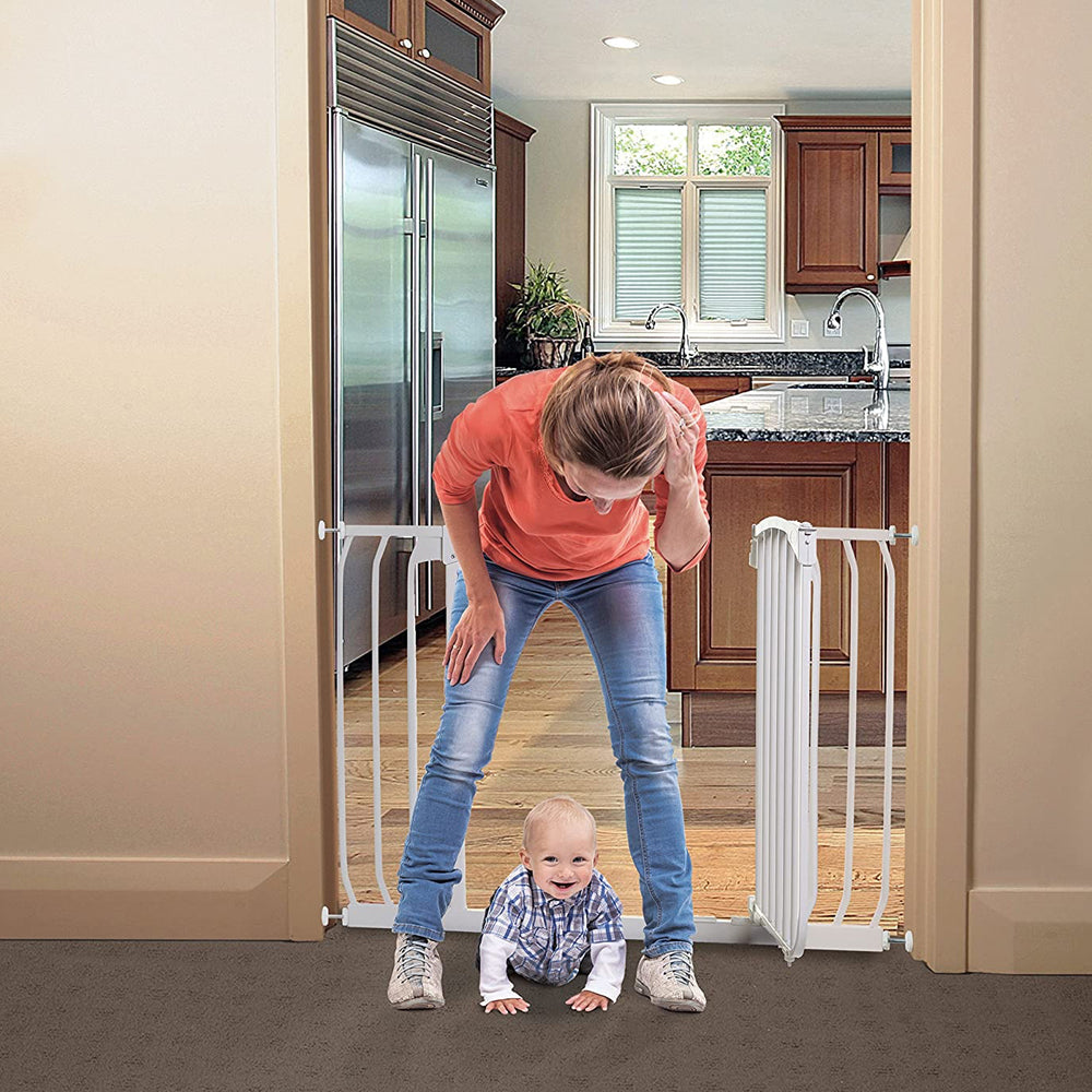 Dreambaby F170W Chelsea 38 to 42.5 Inch Auto-Close Baby Pet Safety Gate, White - VMInnovations