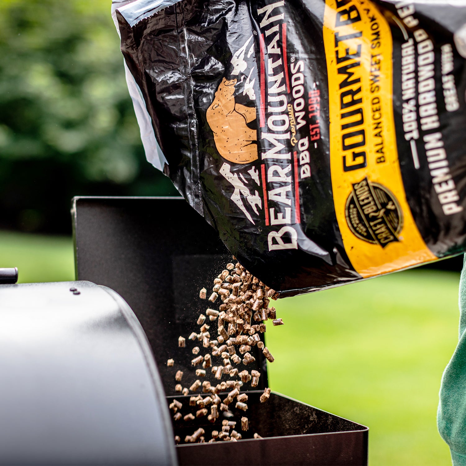 Bear Mountain BBQ Premium All Natural Wood Mesquite Smoker Pellets, 40 Pounds (Refurbished)