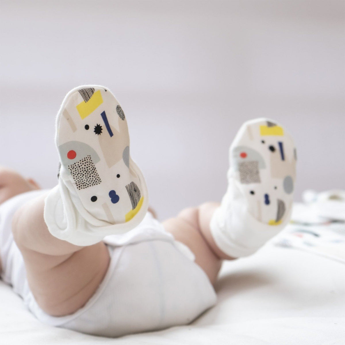 Goumikids 0-3M Soft Organic Stay On Baby Mitt & Bootie Newborn Bundle, 2 Pack - VMInnovations