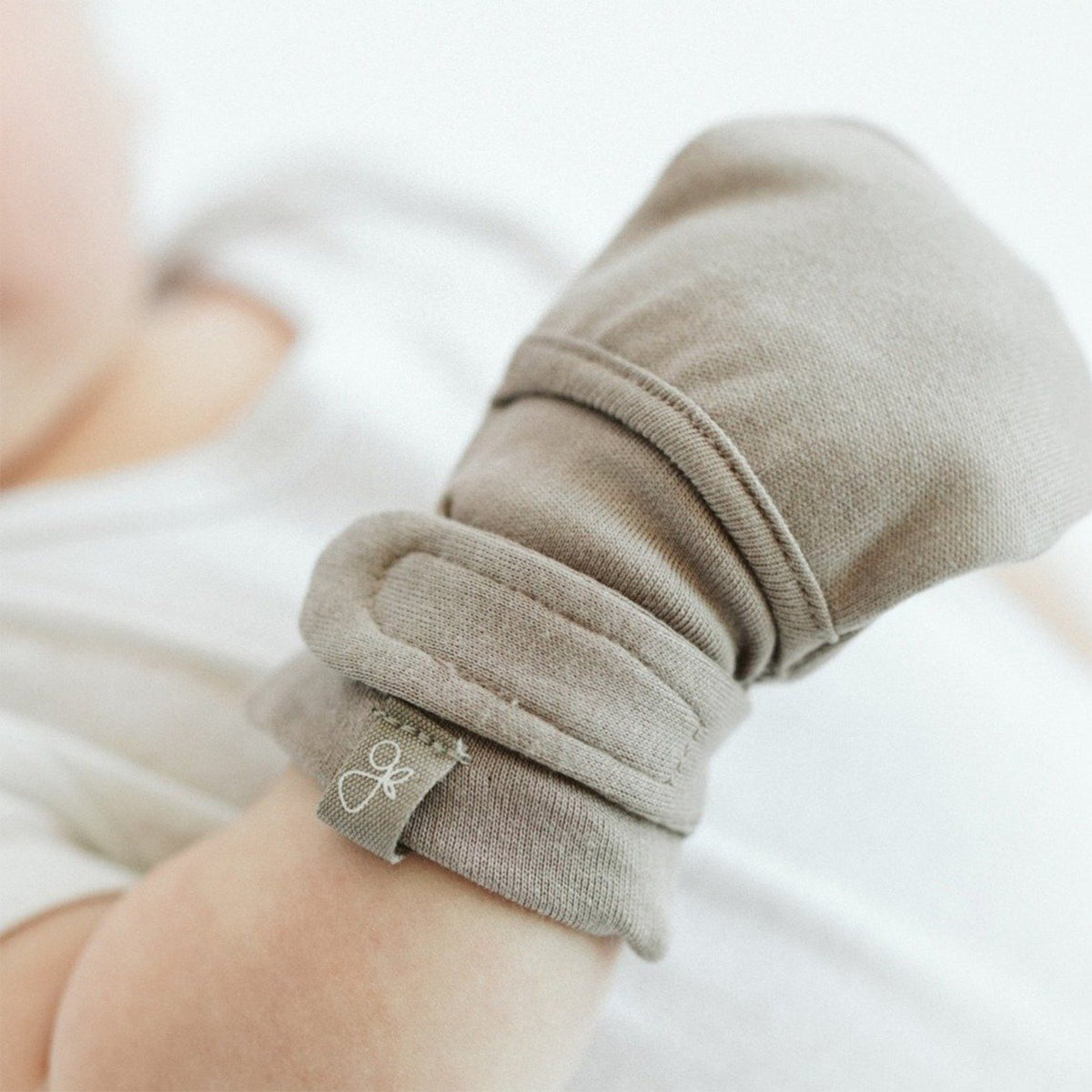 Goumikids 0-3M Soft Organic Stay On Baby Mitt and Bootie Newborn Bundle, 2 Pack - VMInnovations
