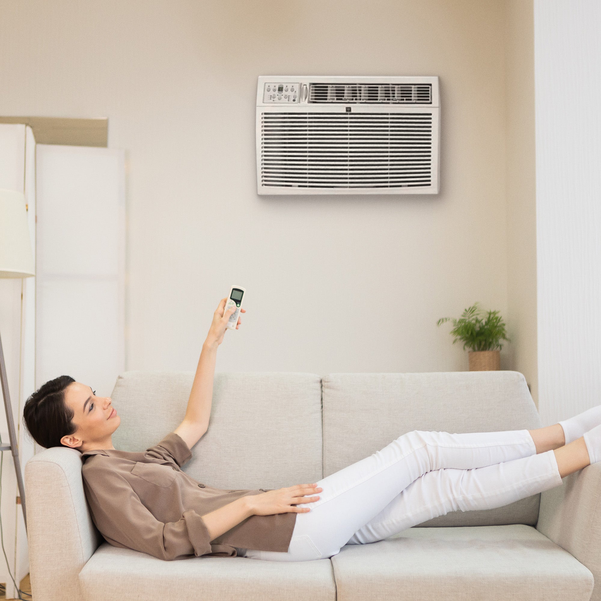 HomePointe 18000 BTU Air Conditioner w/Remote Control & LED Digital Panel (Used) - VMInnovations