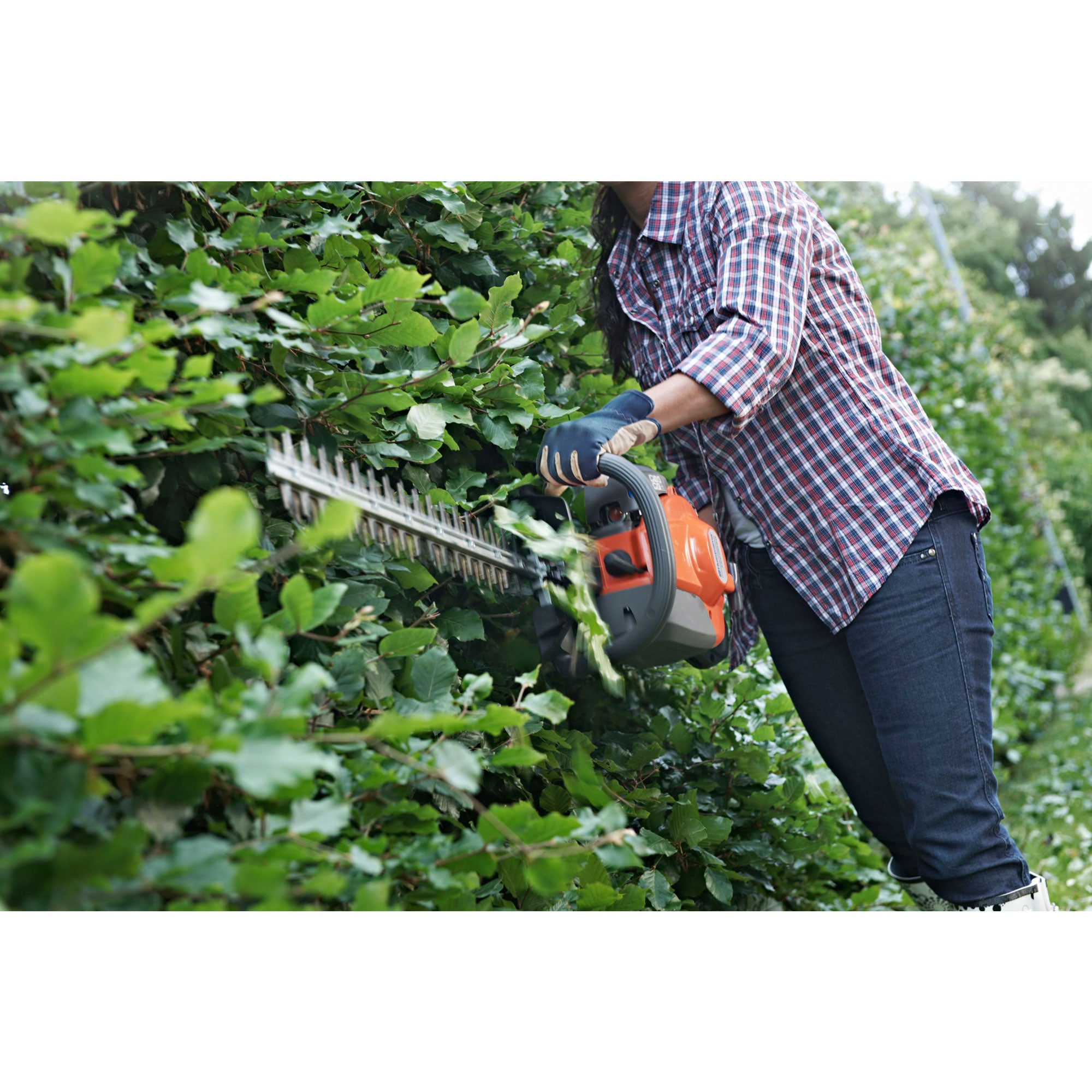 Husqvarna 23" 22cc 2 Cycle Gas Powered Dual Hedge Clipper Saw Trimmer (Open Box)