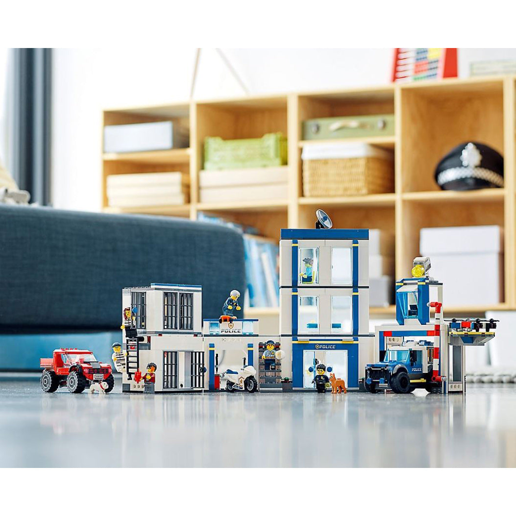 LEGO City 60246 Toy Police Station Block Building Set Playset with 7 Minifigures