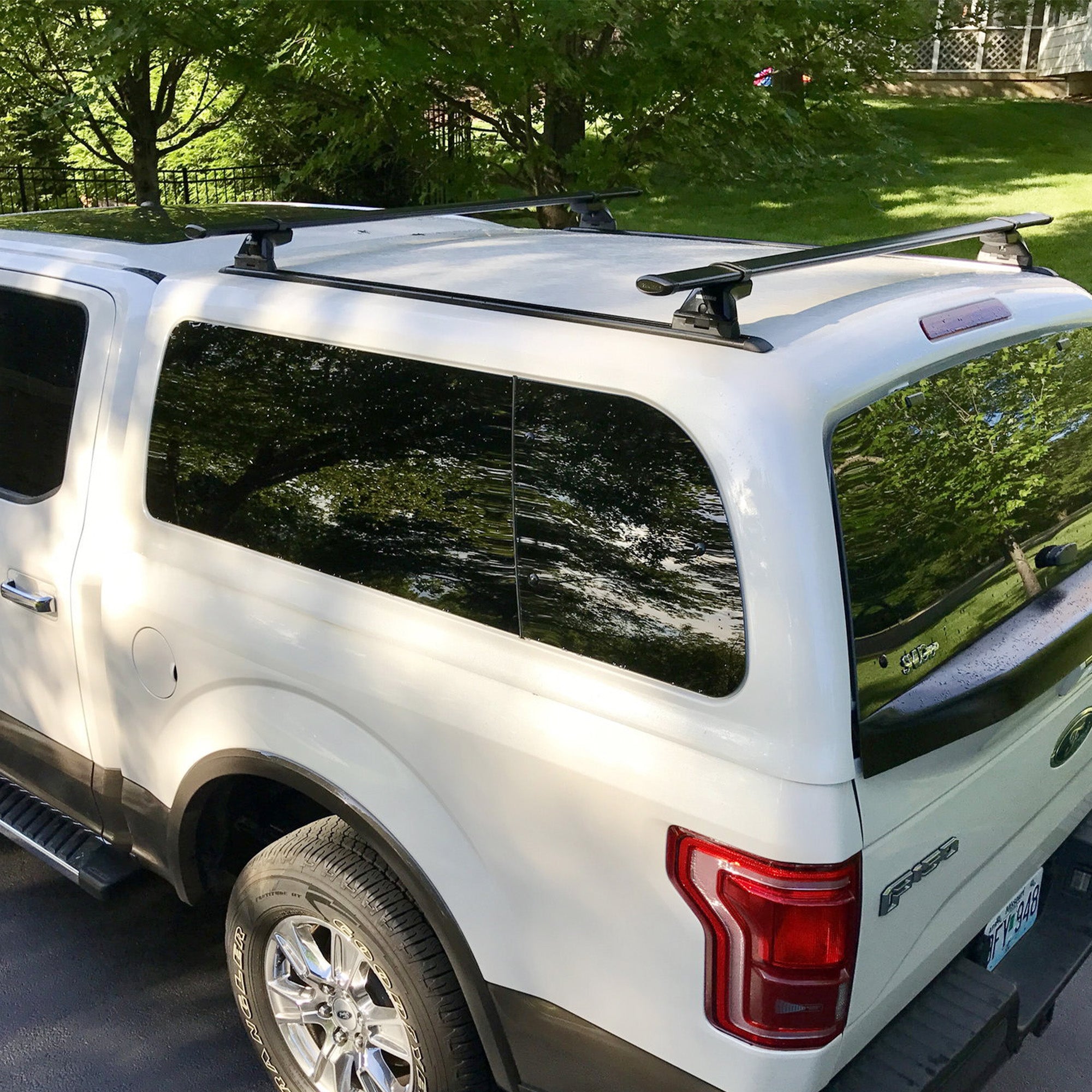 Yakima 42 in. Roof Rack w/PlusNuts, Compatible w/StreamLine Towers (Open Box) - VMInnovations