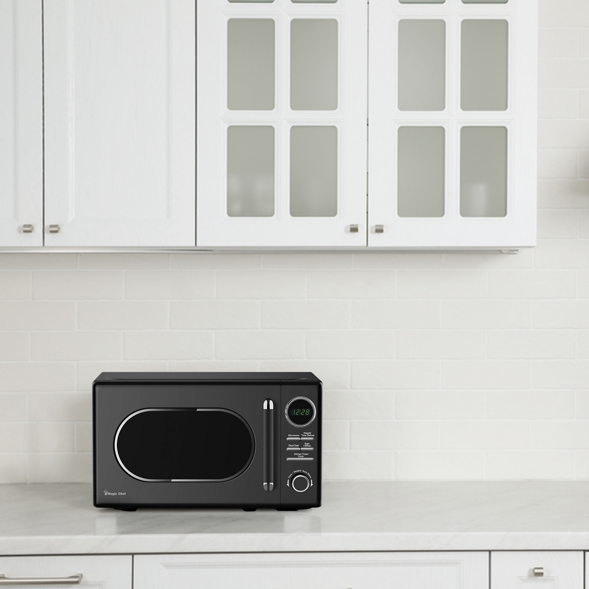 Magic Chef 0.7 Cubic Feet 700 Watt Classic Retro Microwave, Black (Open Box)