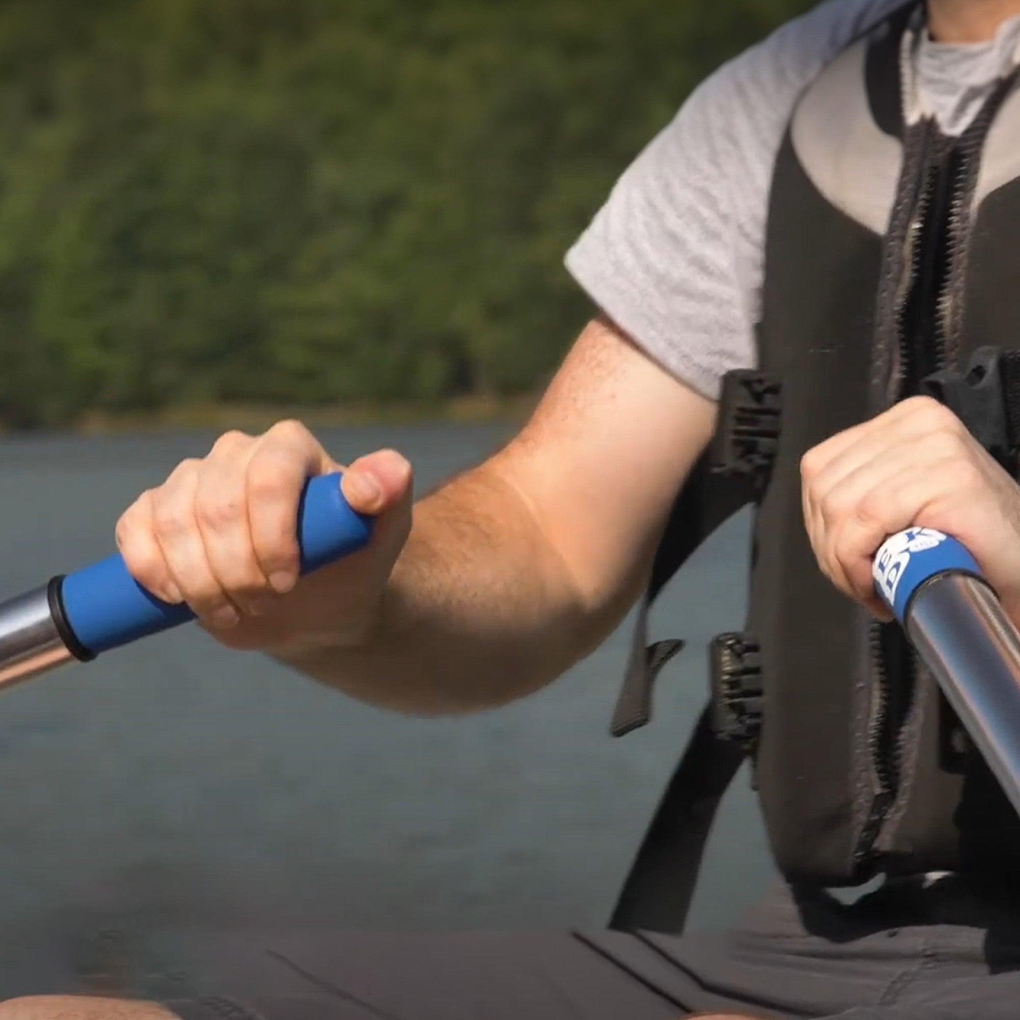Camco CROOKED CREEK 7' Lightweight Synthetic Boat Oar with Comfort Grip, Blue - VMInnovations