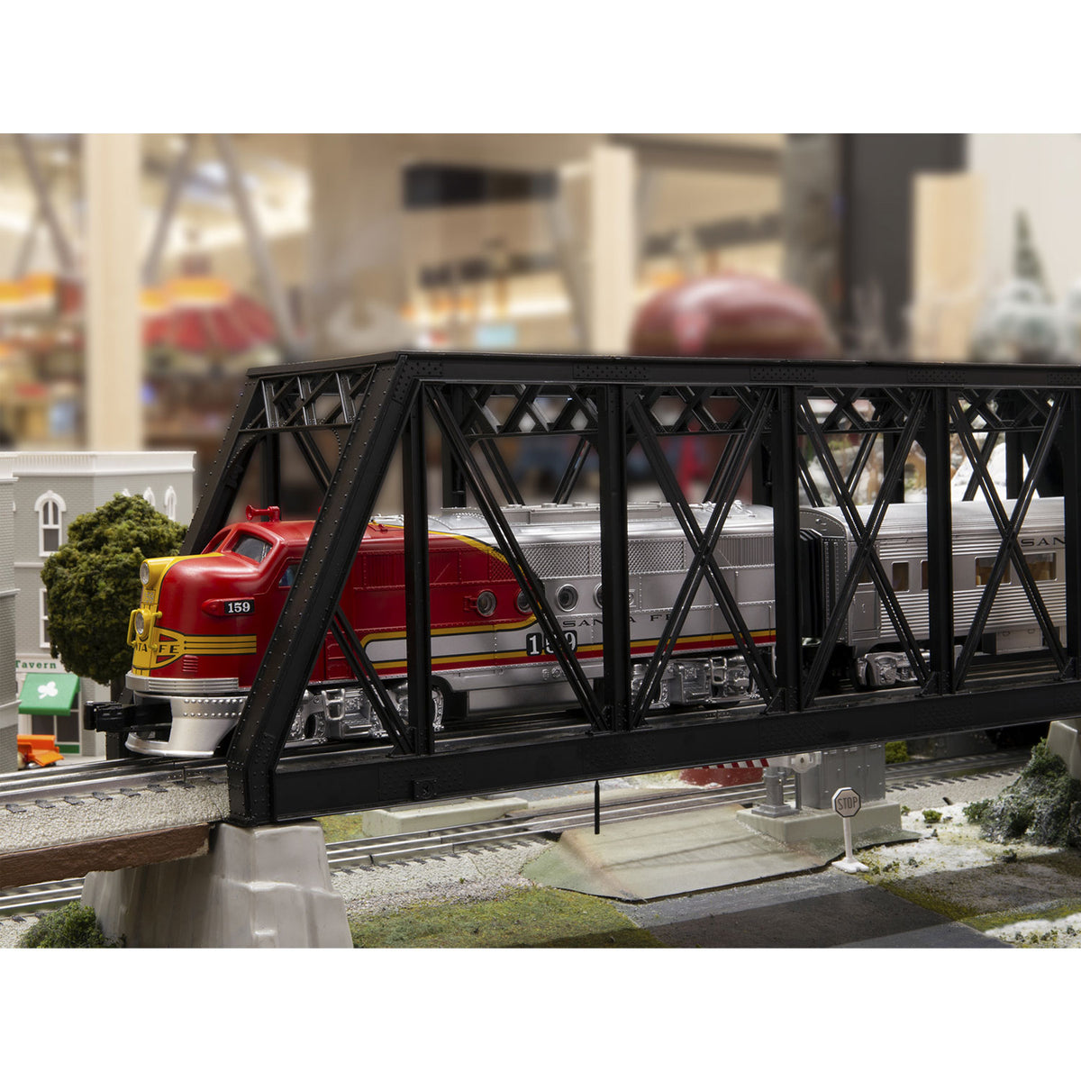 Lionel Santa Fe Super Chief Lionchief Ready to Run Train Set with Bluetooth