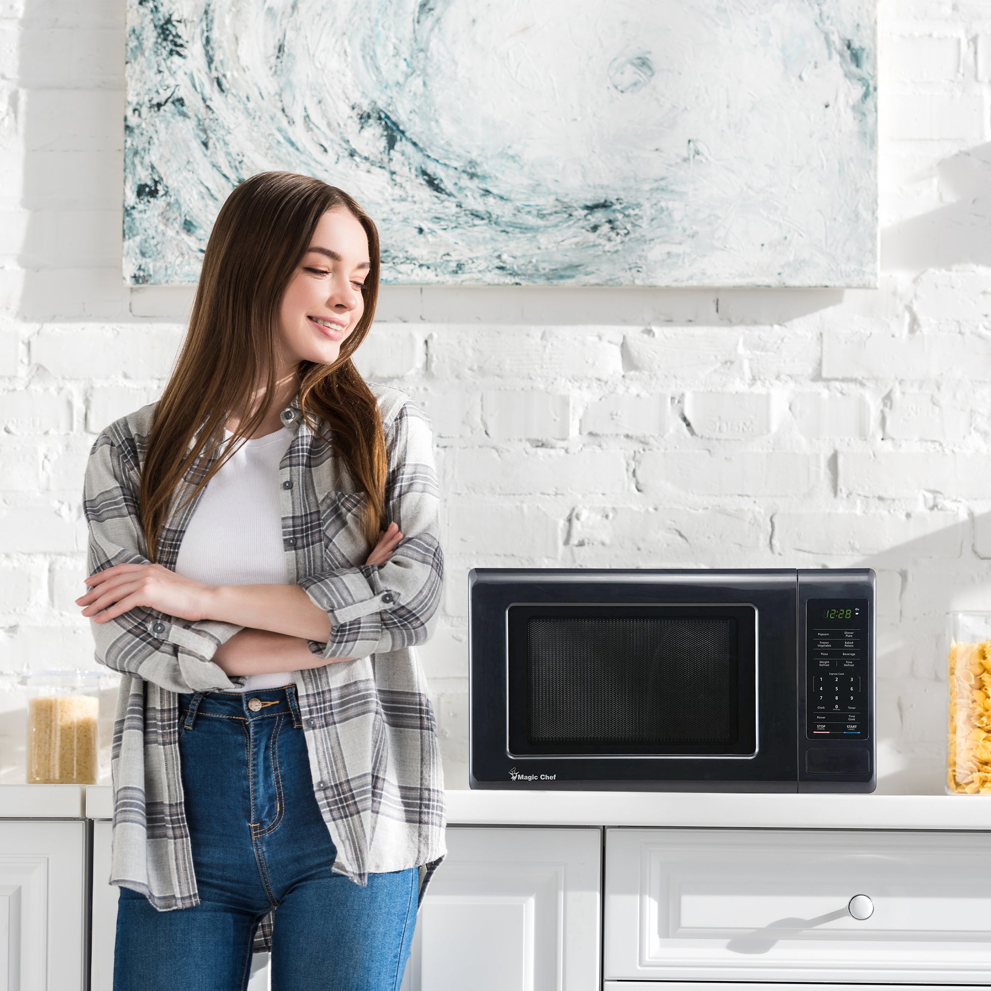 Magic Chef 700 W 0.7 Cu. Ft Digital Touch Countertop Microwave, Black (Open Box) - VMInnovations