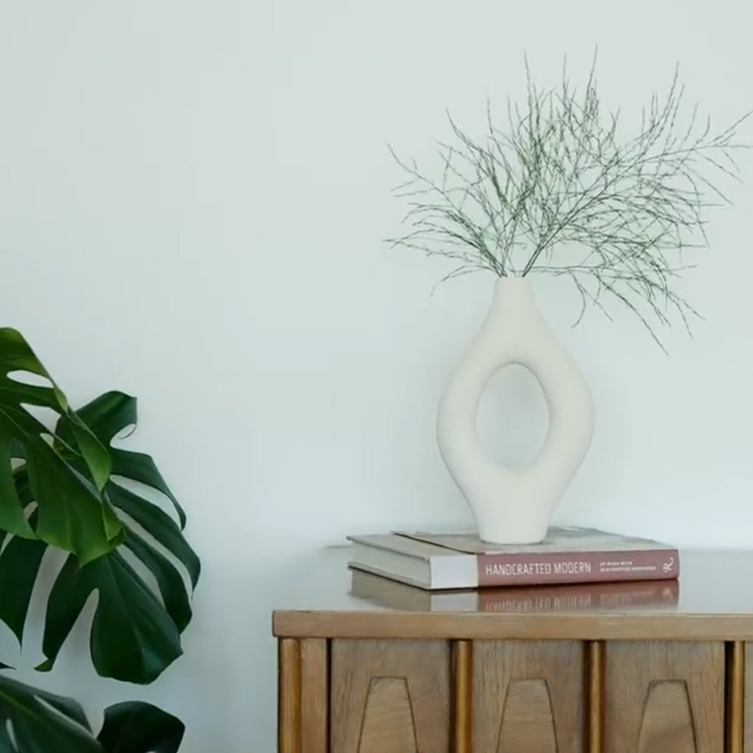 Villa Moda Emile Abstract Organic Decorative Modern Vase, White (Open Box) - VMInnovations