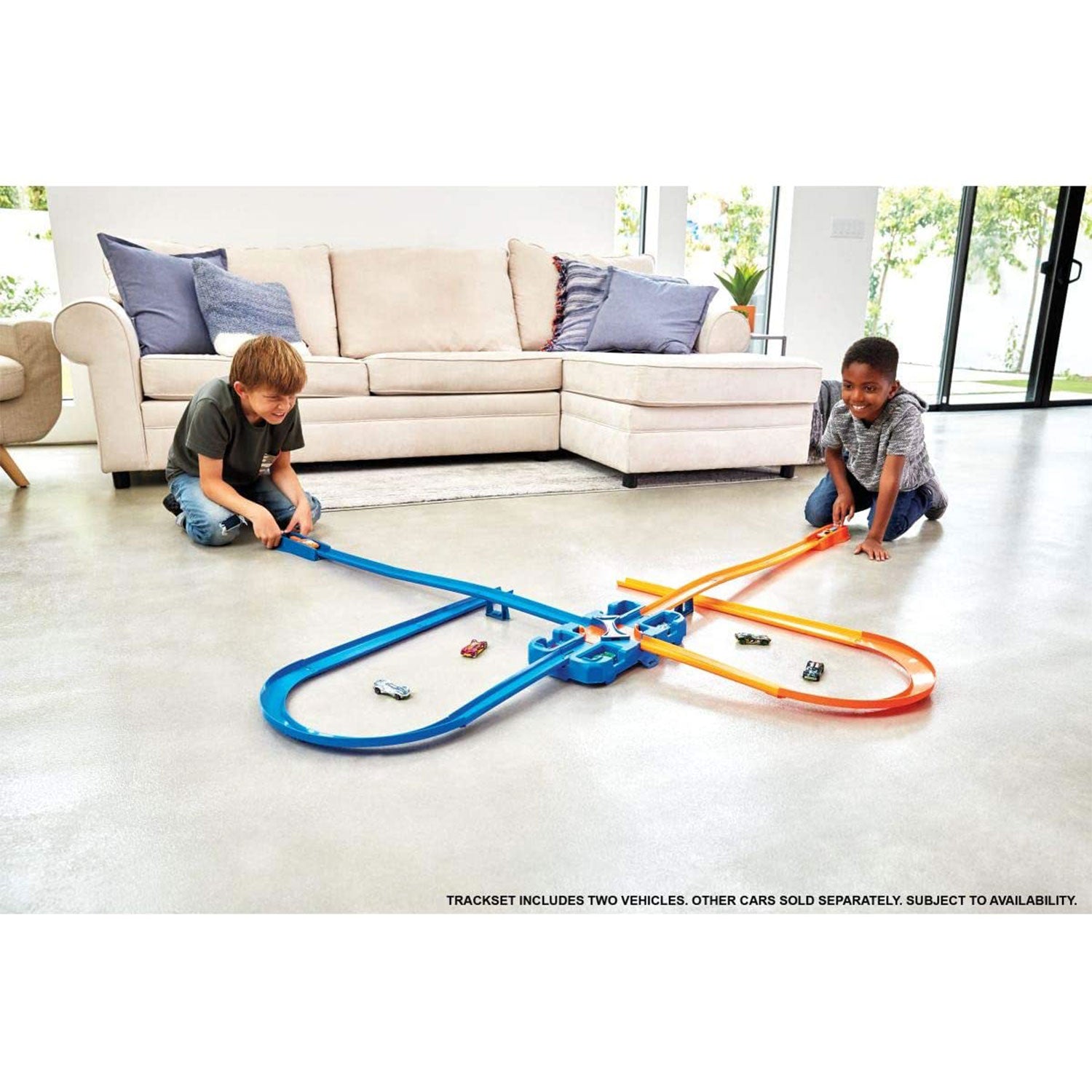 Hot Wheels Toy Car Track Builder 36 Piece Deluxe Stunt Box with 15 Feet of Track - VMInnovations