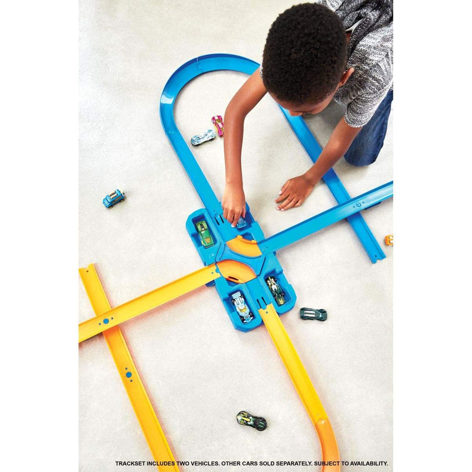 Hot Wheels Toy Car Track Builder 36 Piece Deluxe Stunt Box with 15 Feet of Track - VMInnovations