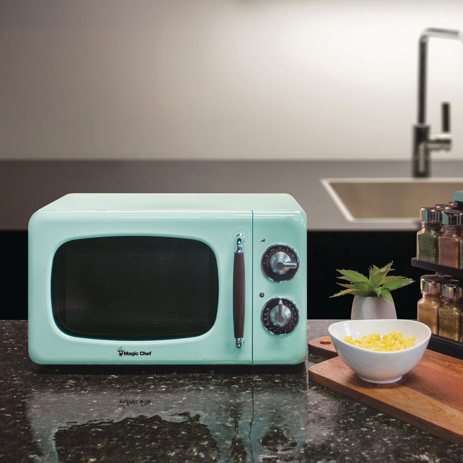 Magic Chef MCD770CM 700 Watt Retro Microwave, Mint Green (For Parts)
