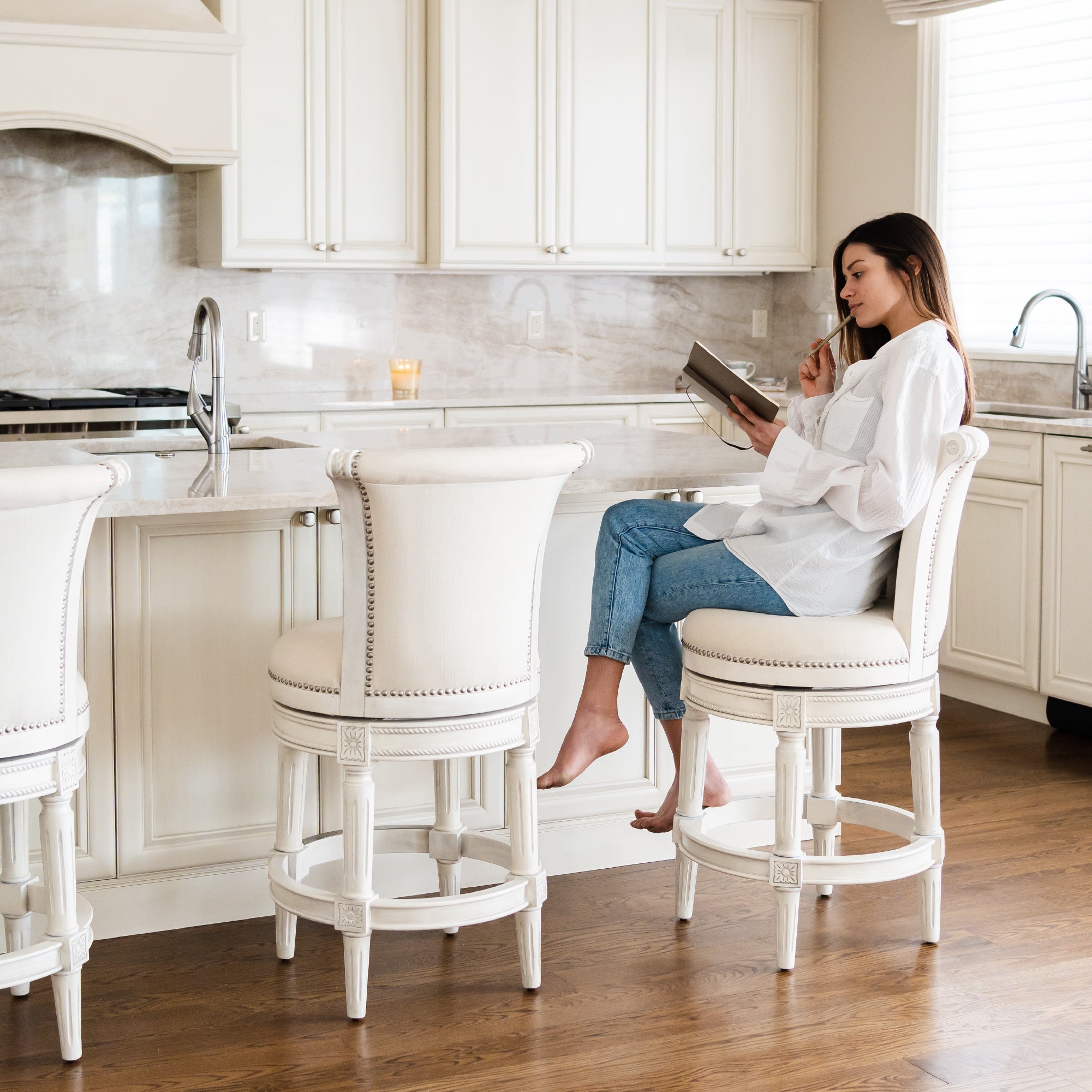 Maven Lane Pullman High-Back Swivel Bar Stool, White Oak, Bar Height (Used) - VMInnovations