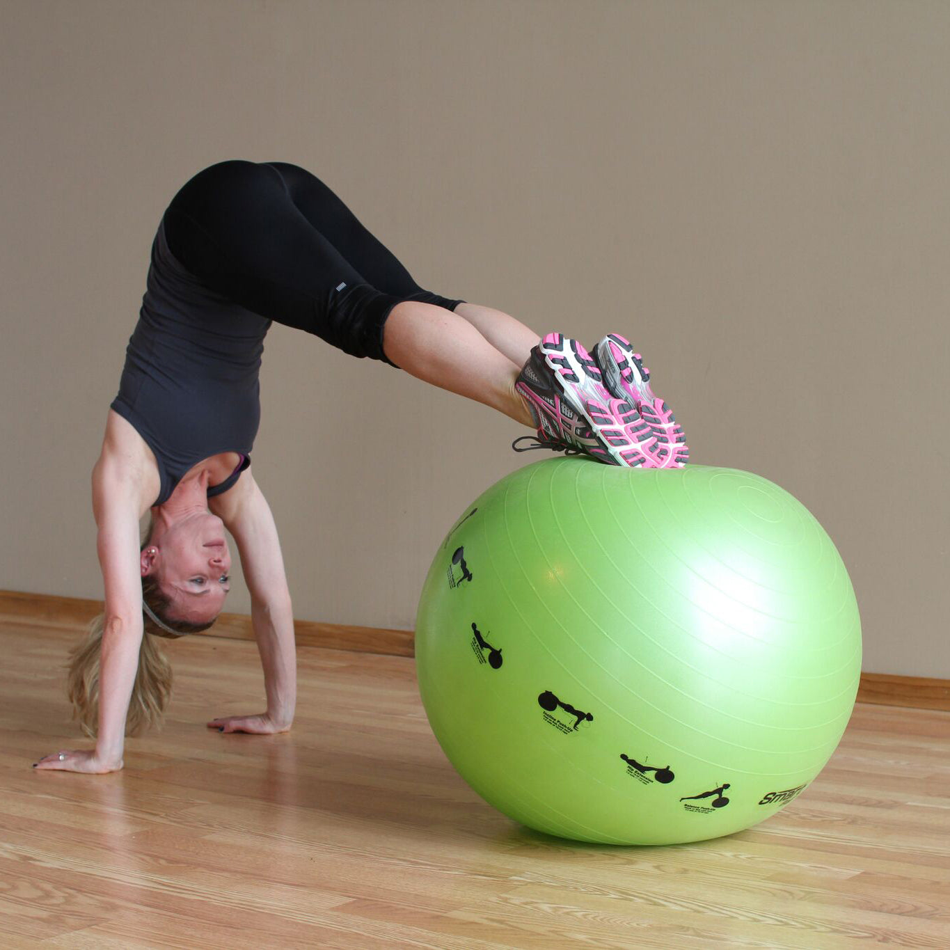 Prism Fitness 75cm Smart Stability Exercise Medicine Ball, Blue (Open Box) - VMInnovations