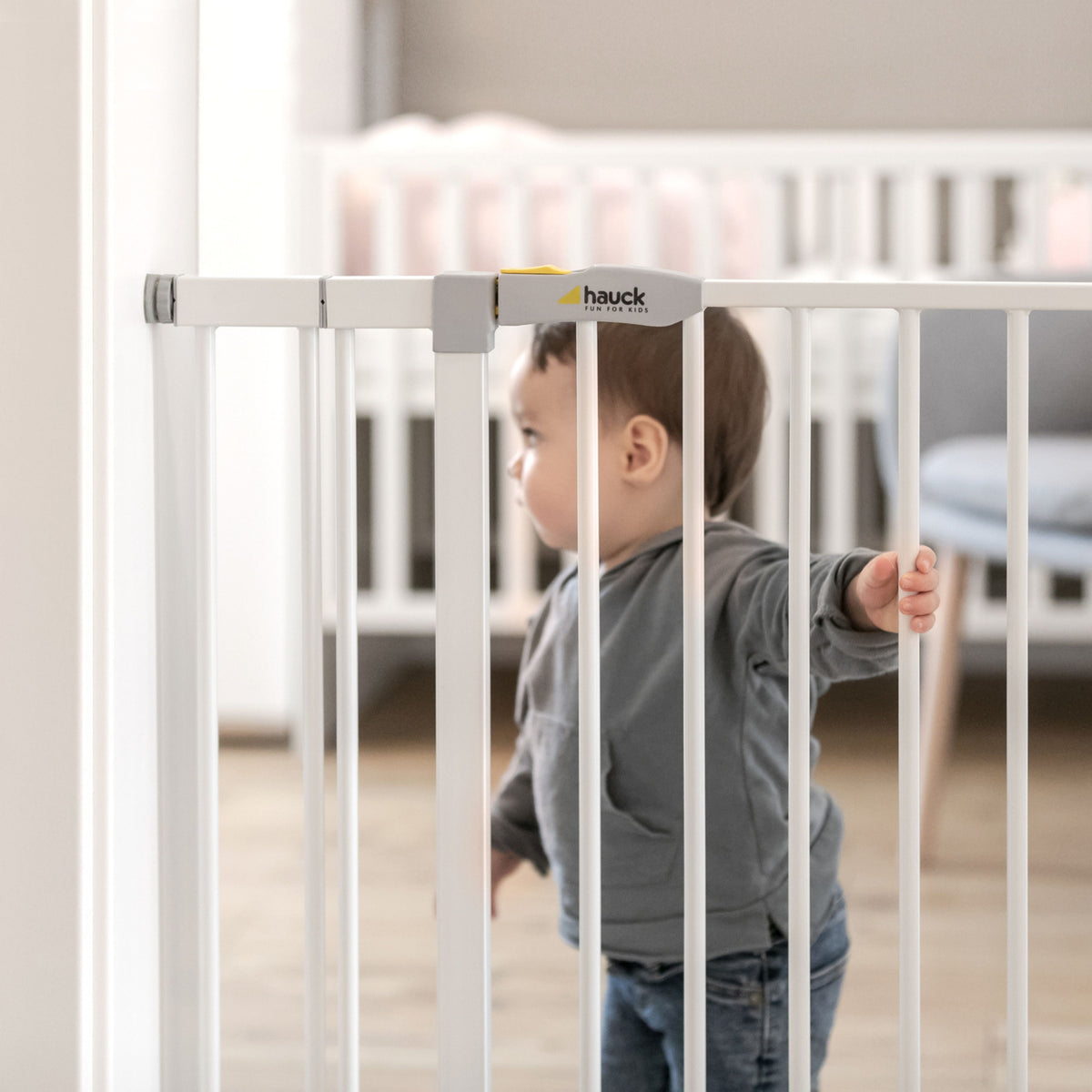 hauck Open N Stop Pressure Fit w/ 3.5" Extension Safety Gate, White (Open Box)