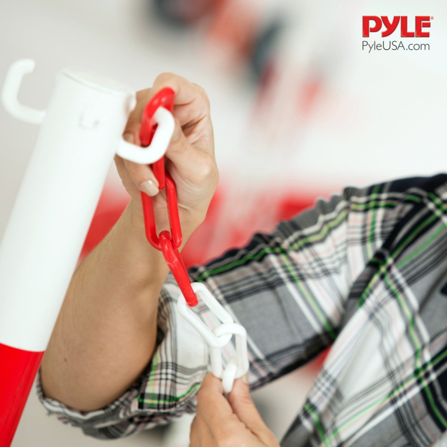 Pyle PCHN31 Weatherproof Safety Chain Barrier Plastic Links 82 Feet, Red & White - VMInnovations