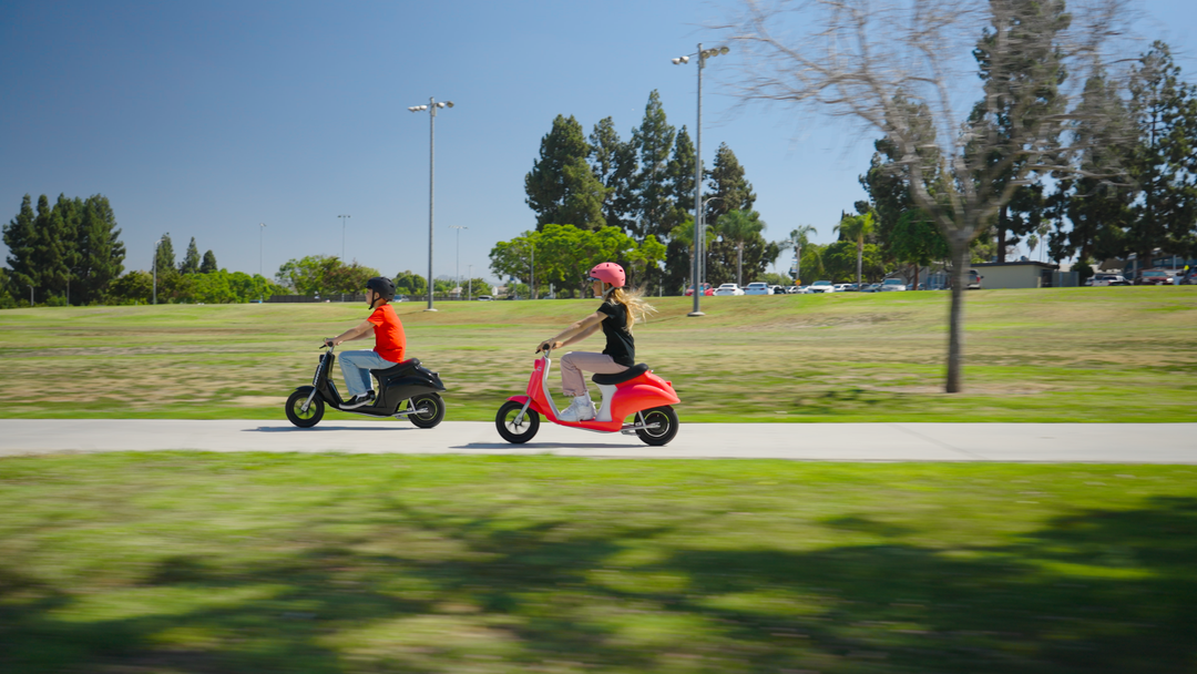 Razor Pocket Mod - Miniature Euro-Style Electric Scooter for Ages 8+, Roma - Red