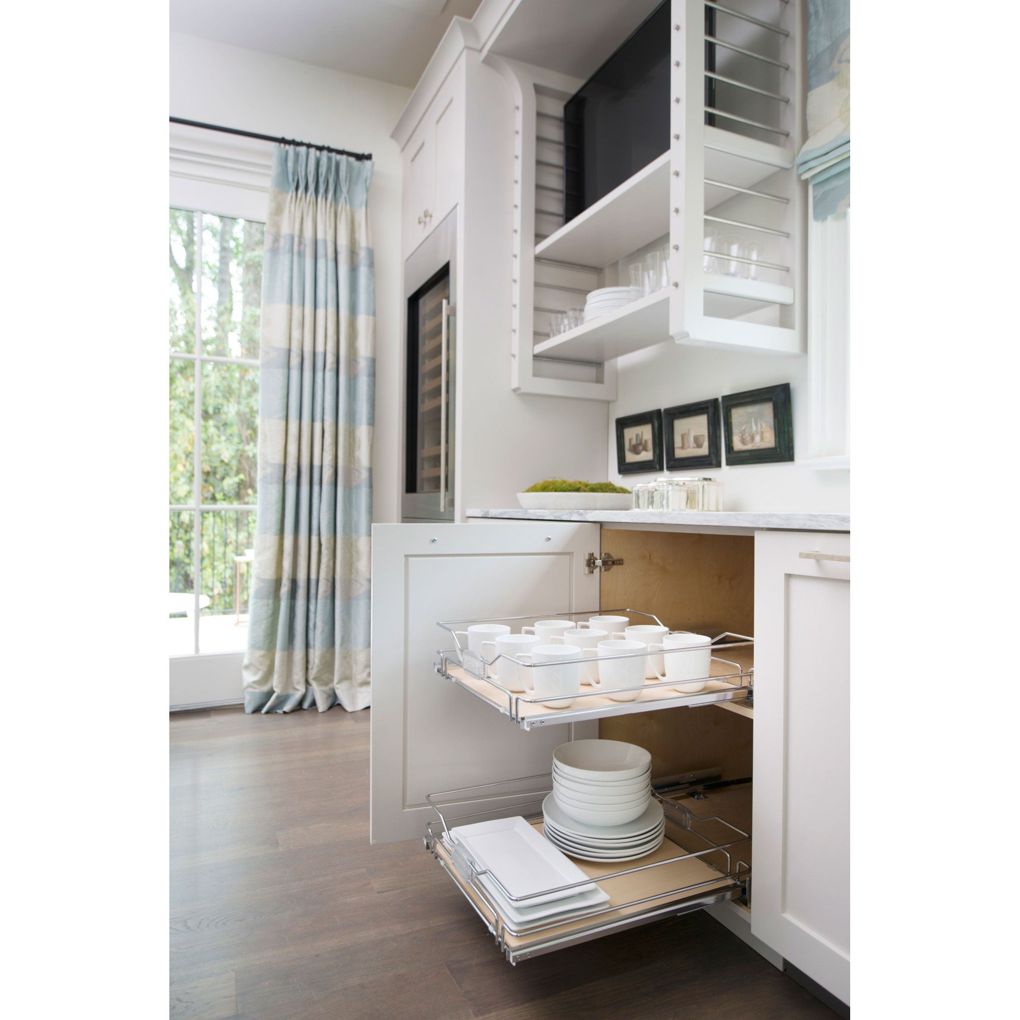 Rev-A-Shelf 33 Inch Single Cabinet Pull Out Basket w/ Soft Close (Open Box)