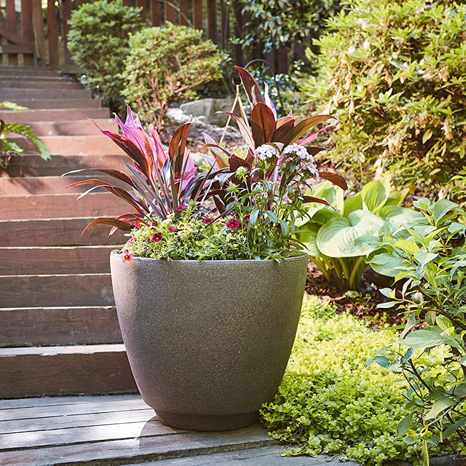 Southern Patio Metro 20 Inch Diameter Brown Resin Outdoor Planter Urn (Damaged)