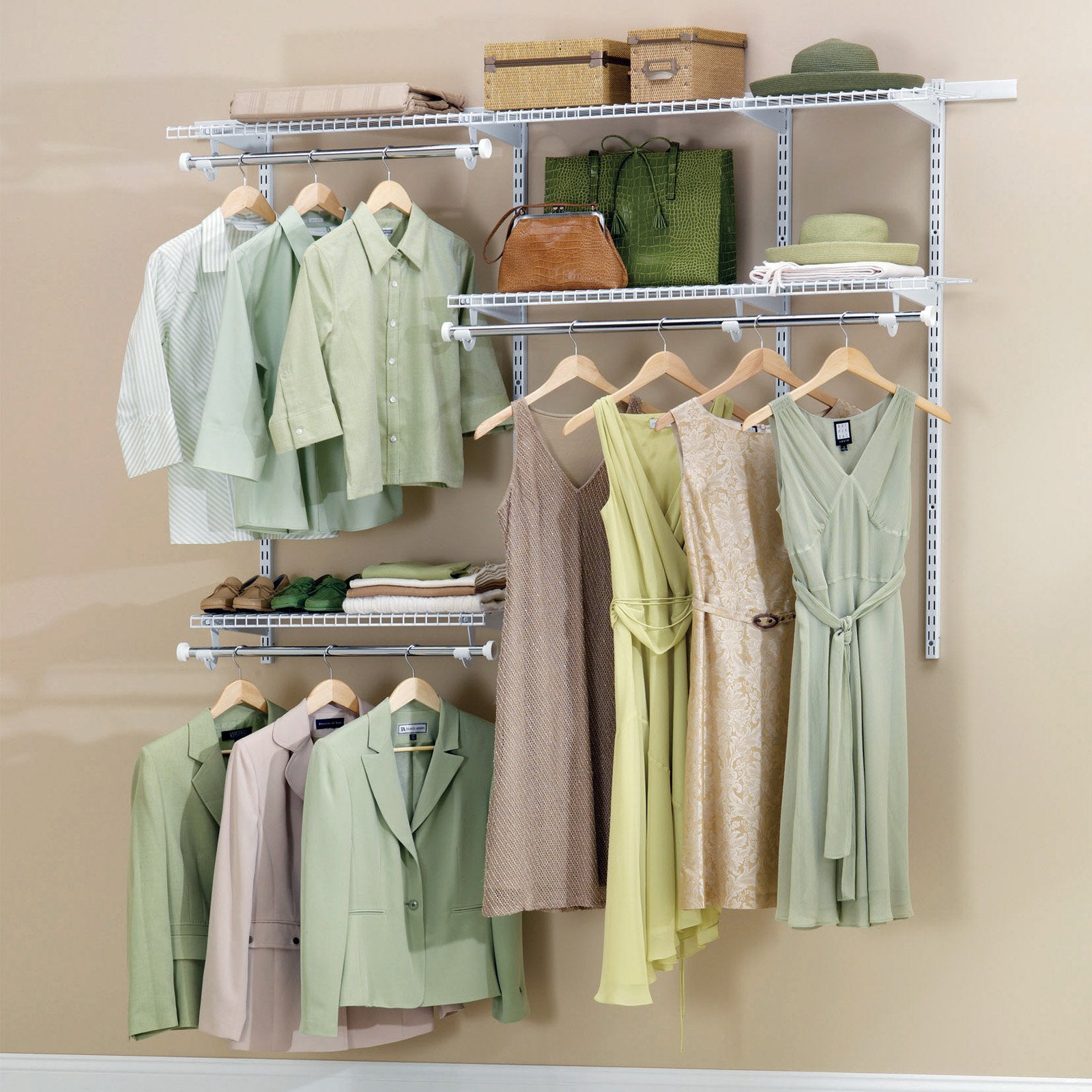 Rubbermaid Classic 3' to 6' Wide Closet Configuration Storage Kit, White (Used) - VMInnovations