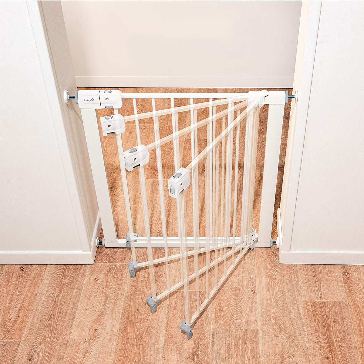 Safety 1st Auto Close Pressure Mount 29 to 38 Inch Baby Safety Gate (For Parts)