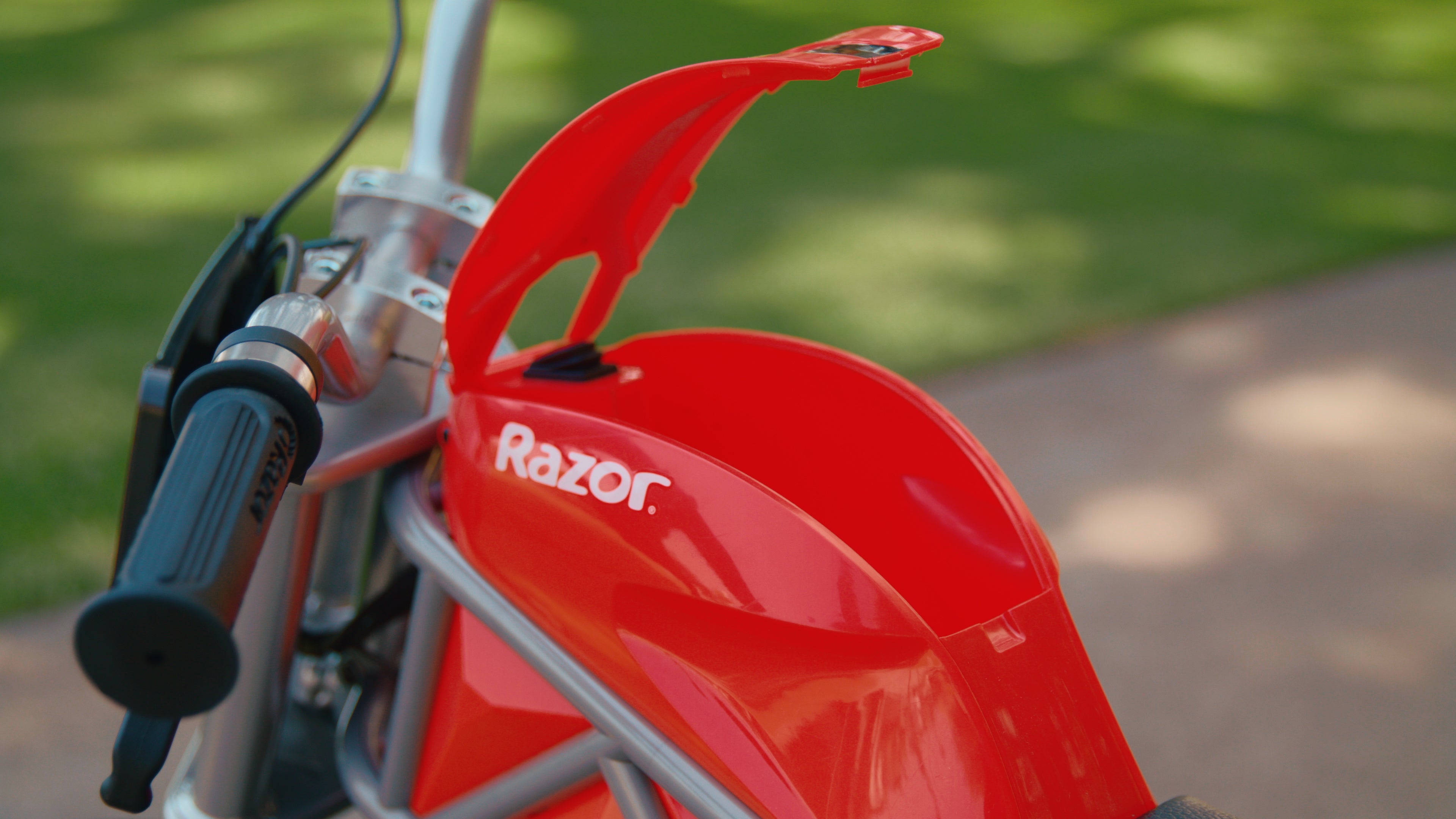 Razor RSF350 Single Speed Electric Bike w/ Pneumatic Tires & Chain Driven Motor - VMInnovations