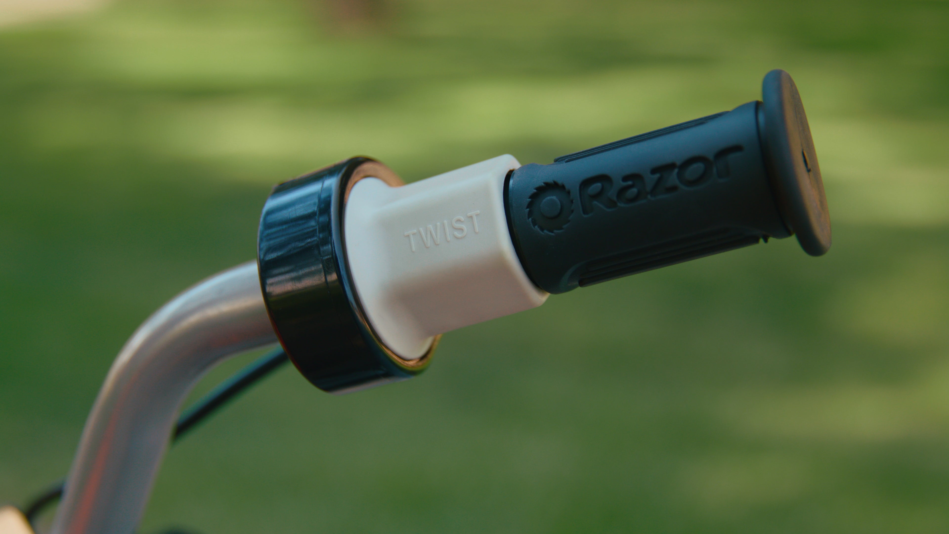 Razor RSF350 Single Speed Electric Bike w/ Pneumatic Tires & Chain Driven Motor - VMInnovations