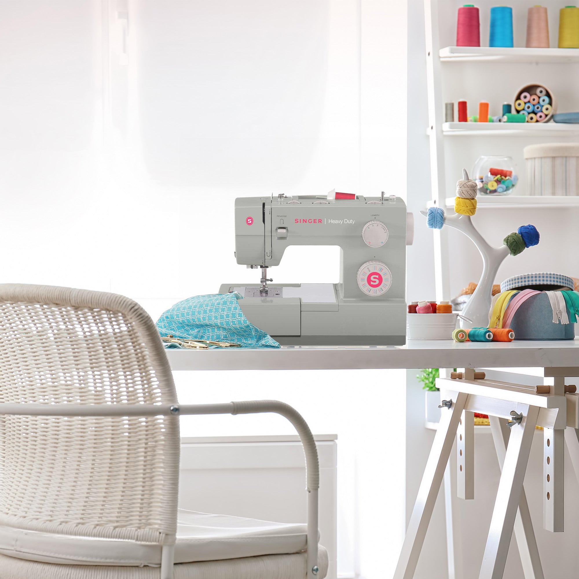 SINGER Heavy Duty Sewing Machine w/ 110 Applications and Accessories (Open Box) - VMInnovations