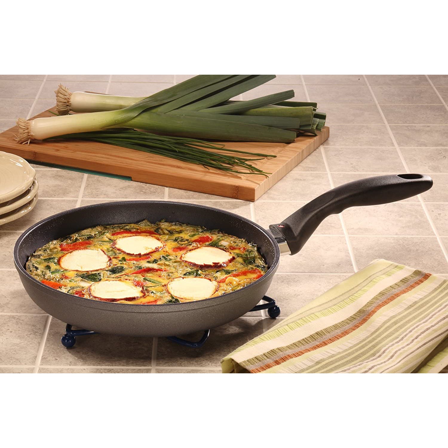 Swiss Diamond Nonstick Frying Pan Skillet Cookware, 10.25 Inch, Black (Open Box)
