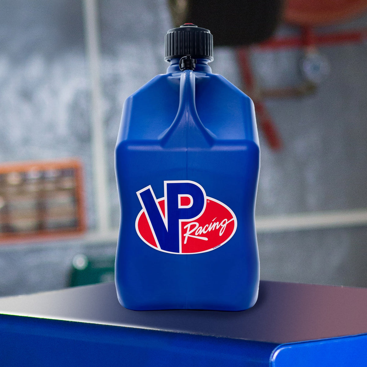 VP Racing 5.5 Gallon Utility Jug and 14 Inch Deluxe Hose, Blue (8 Pack)