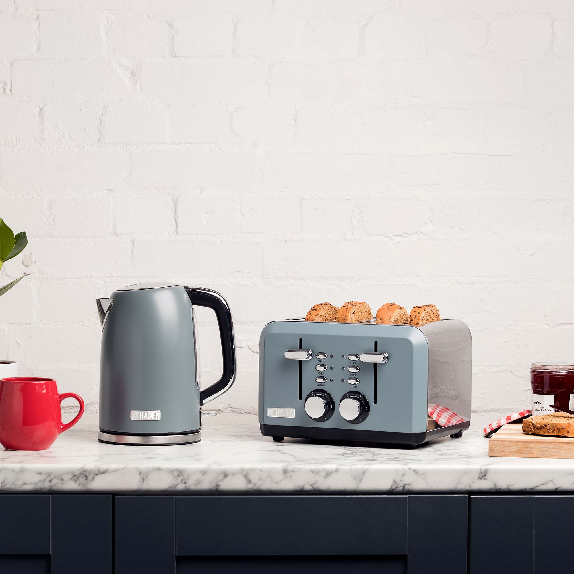 Haden Perth 1.7L Stainless Steel Electric Kettle Auto Shut-Off, Gray (Open Box) - VMInnovations
