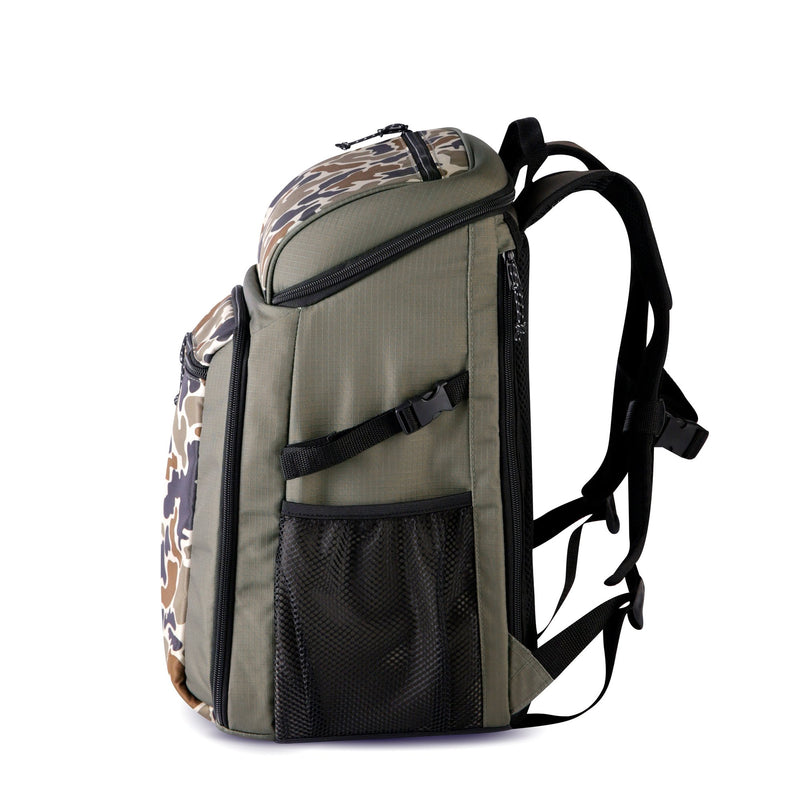 Igloo Gizmo Durable & Adjustable Insulated 30 Can Cooler Backpack, Camouflage