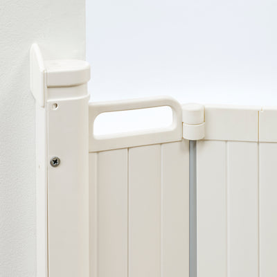 BabyDan Guard Me 21.7-36.2 In Wide Doorway Auto Foldable Safety Baby Gate, White - VMInnovations