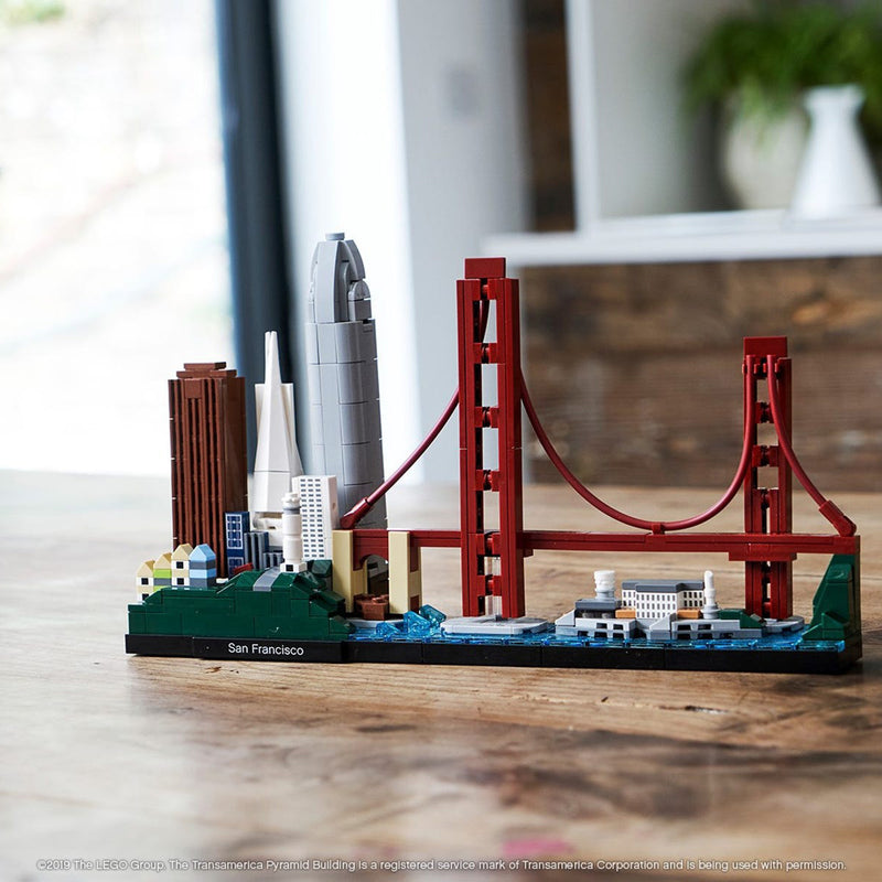 LEGO Architecture 21043 San Francisco Skyline Model 565 Piece Block Building Set