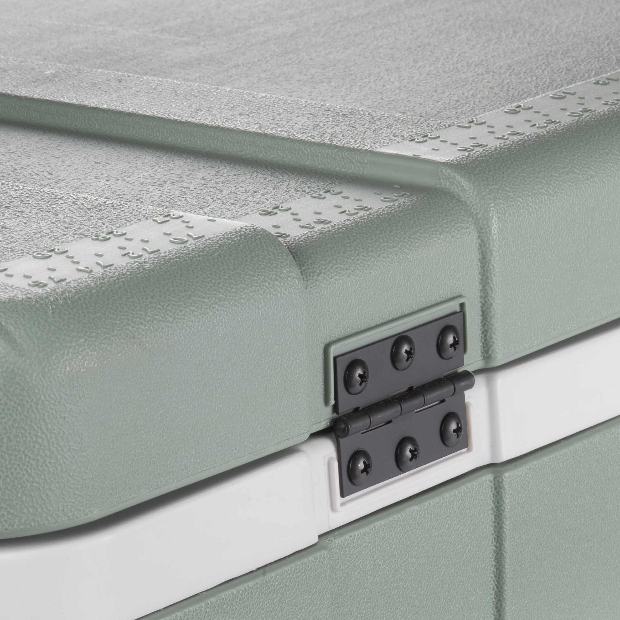 Igloo Mission 124 Qt. Lockable Insulated Lined Ice Chest Cooler, Green (Used)