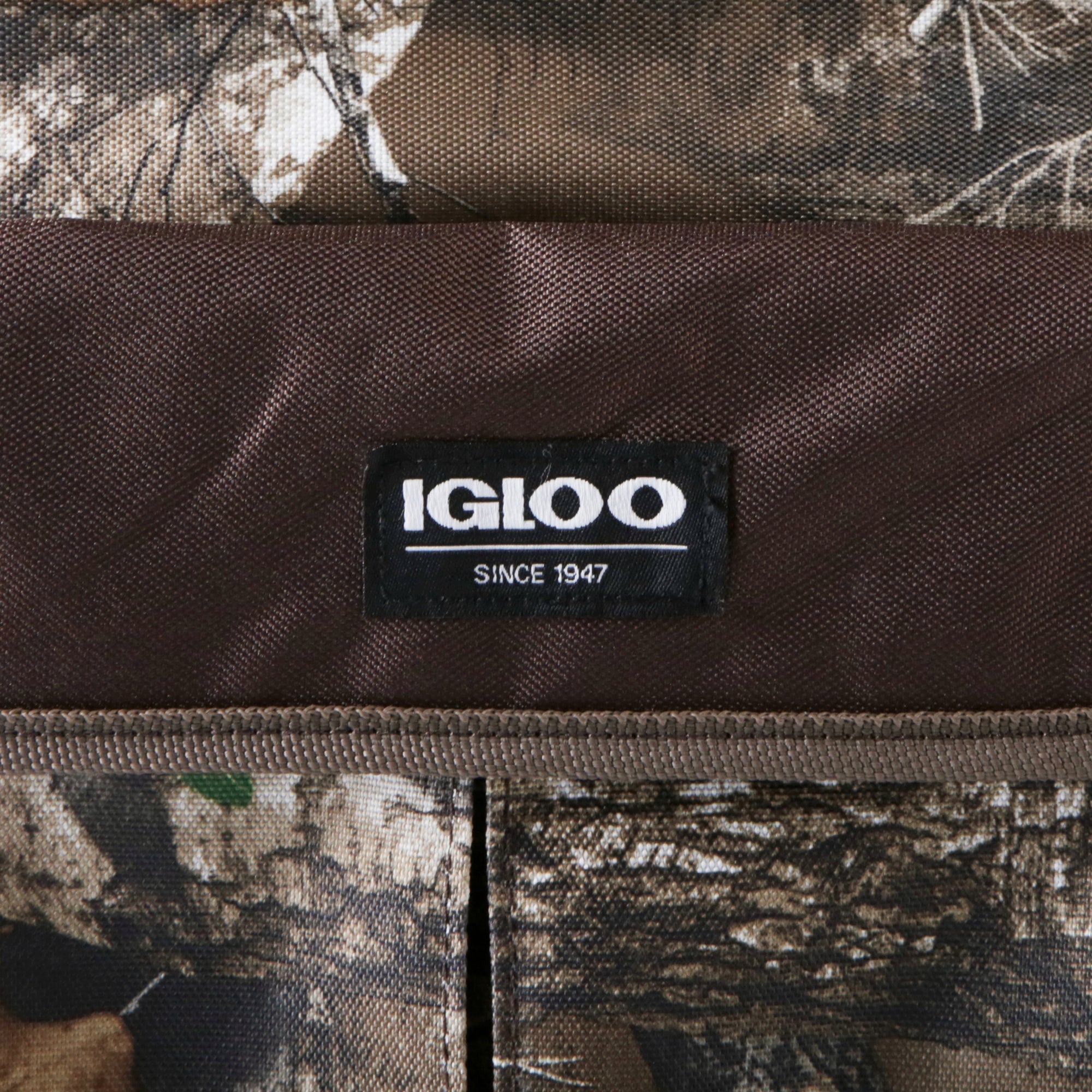 Igloo Real Tree Gizmo Adjustable Leak Proof 30 Can Cooler Backpack (Used)