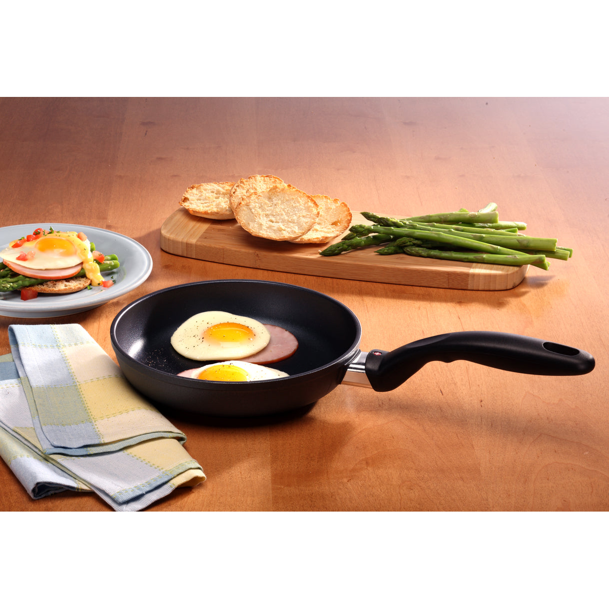 Swiss Diamond Nonstick Frying Pan Skillet w/ Glass Cover, 8 Inches (Open Box) - VMInnovations