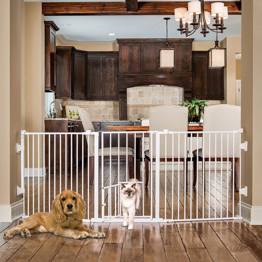 Carlson Pet Products 30" Flexible Gate for Wide Openings w/ Pet Door (Open Box) - VMInnovations