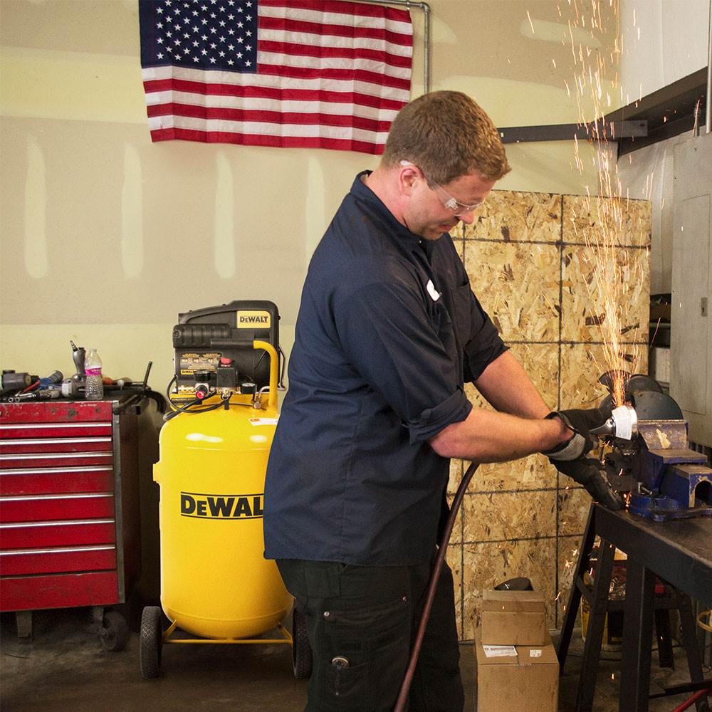 DeWalt Portable 30 Gallon Oil Free Electric Motor Vertical Air Compressor Tank