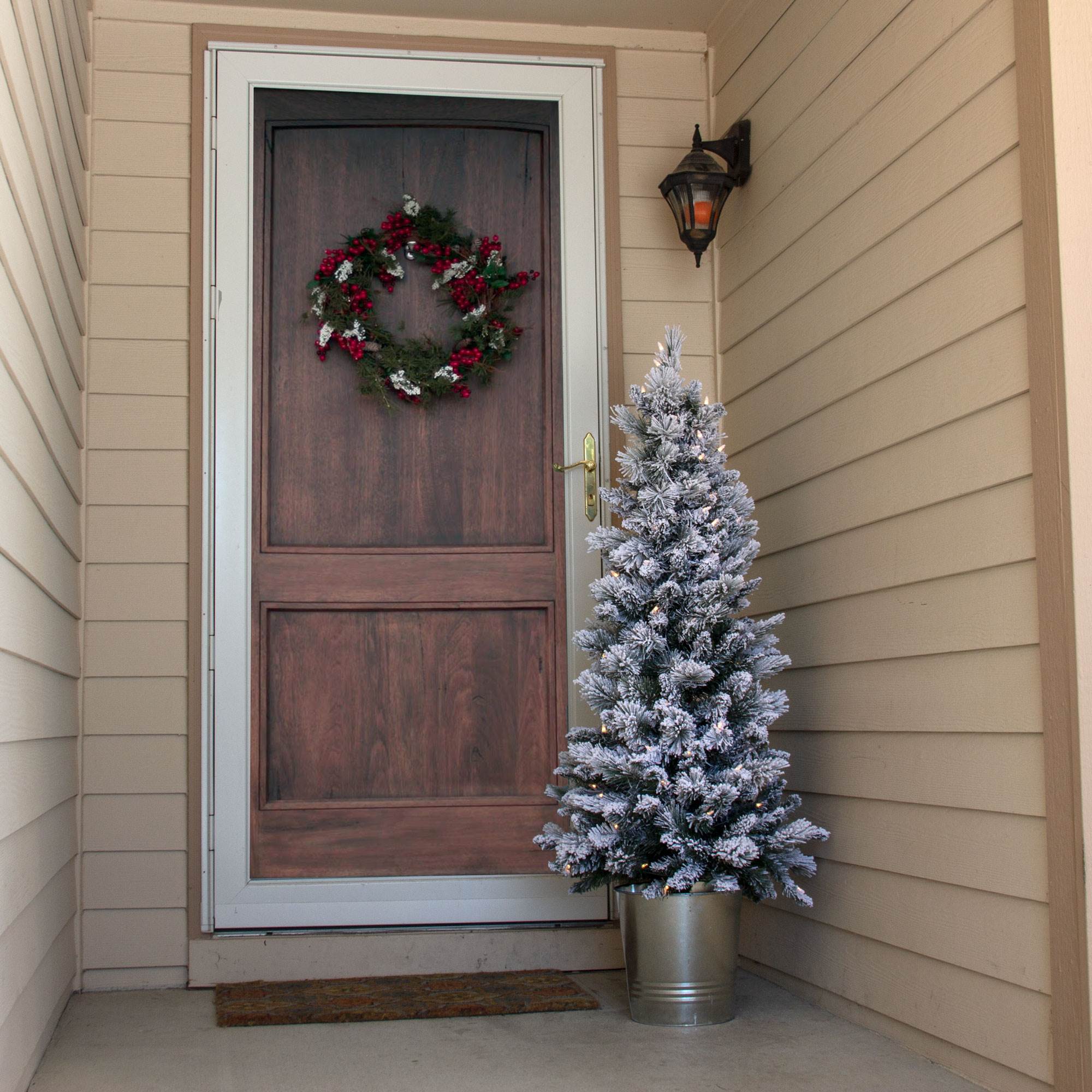 Home Heritage 4.5 Feet Entry Way PVC Pre Lit Christmas Tree w/ Stand (Used) - VMInnovations