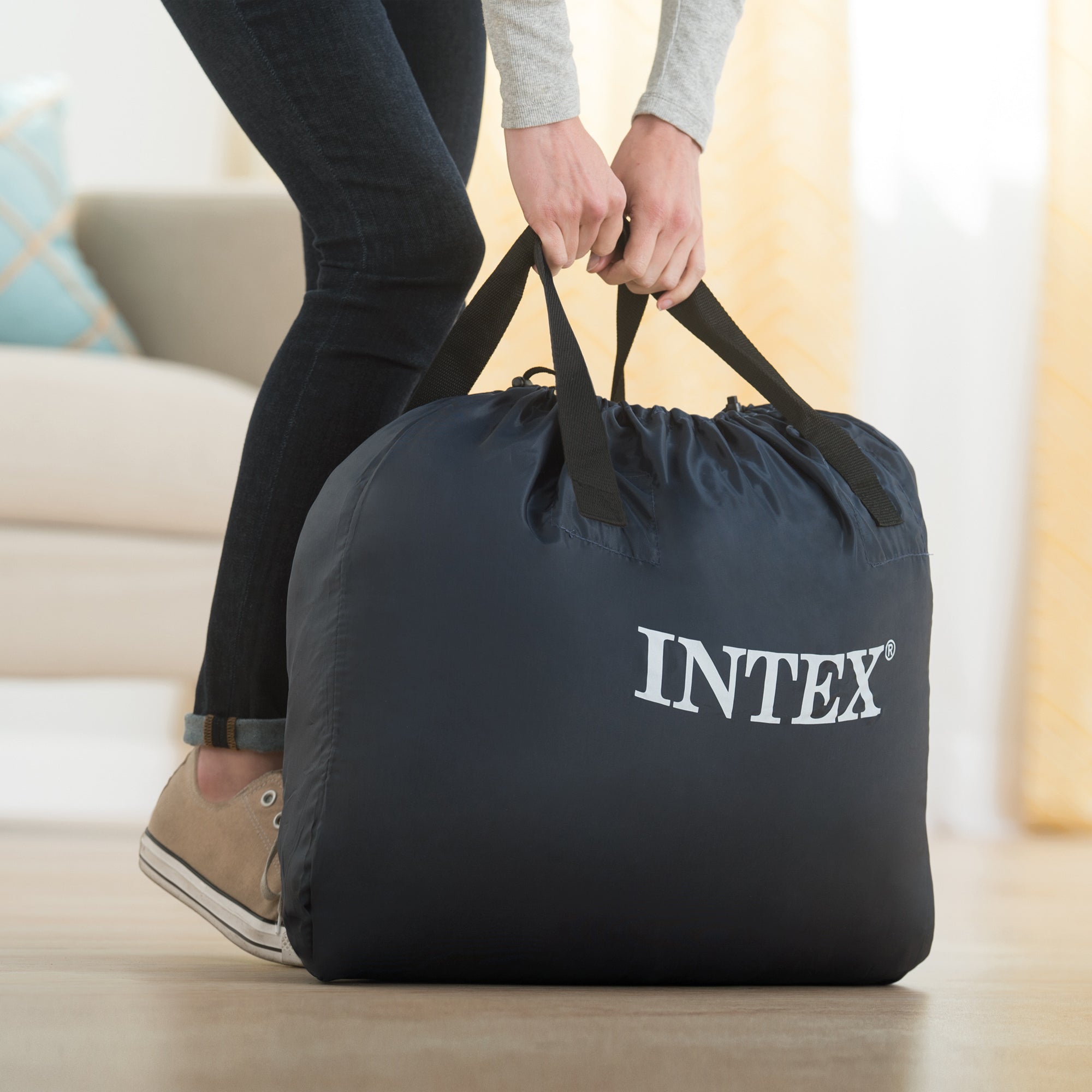 Intex Ultra Plush Fiber Tech Airbed Air Mattress Bed with Built In Pump, Queen