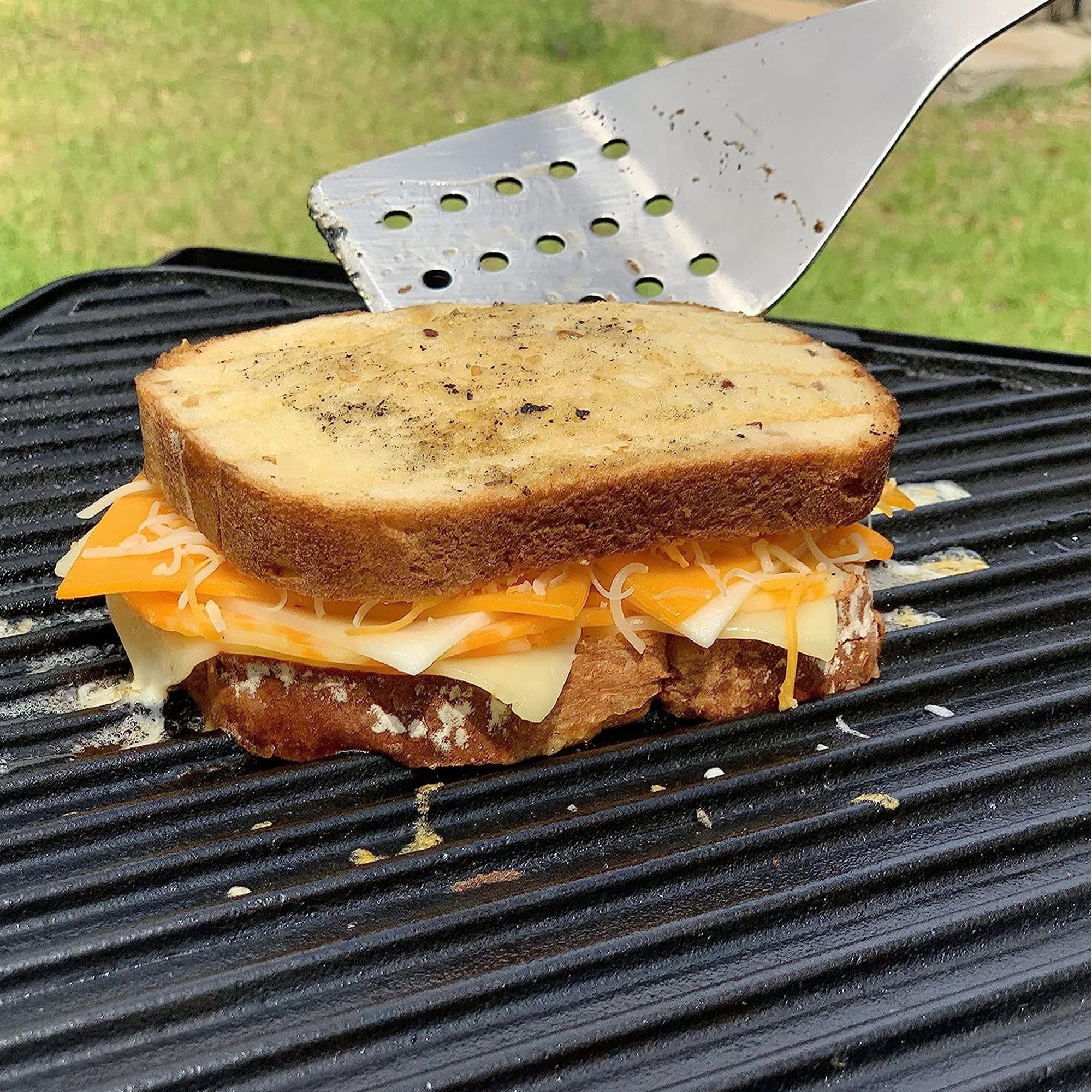 Bayou 28 Inch Flat and Grill Sides Seasoned Cast Iron Griddle Pan (Used) - VMInnovations