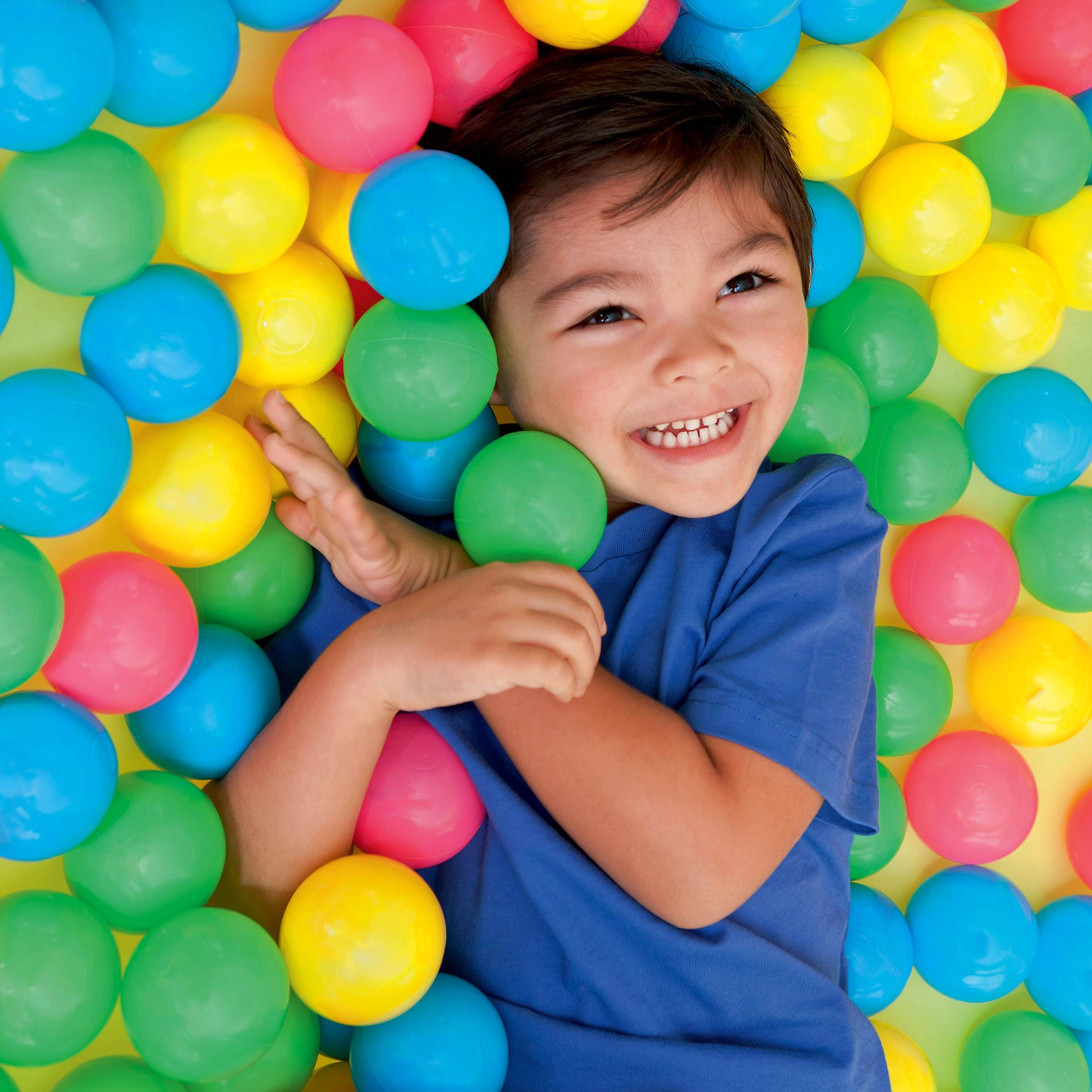 Bestway 93510E Plastic Play Balls for Kids 12 Months to 5 Years Old (200 Count)